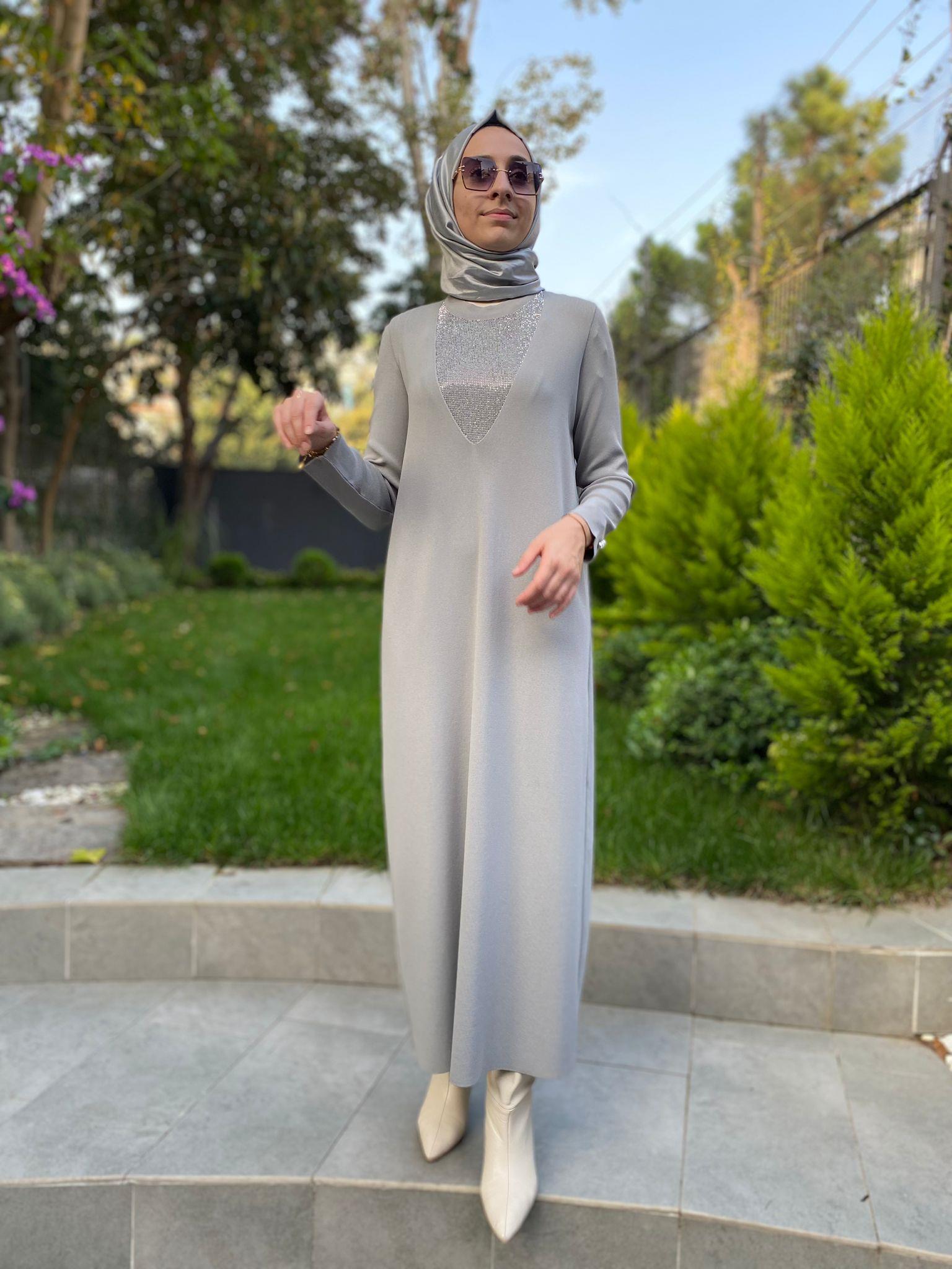 Miss Dalida V Yaka Taş Detaylı Elbise Gri t24k-4010