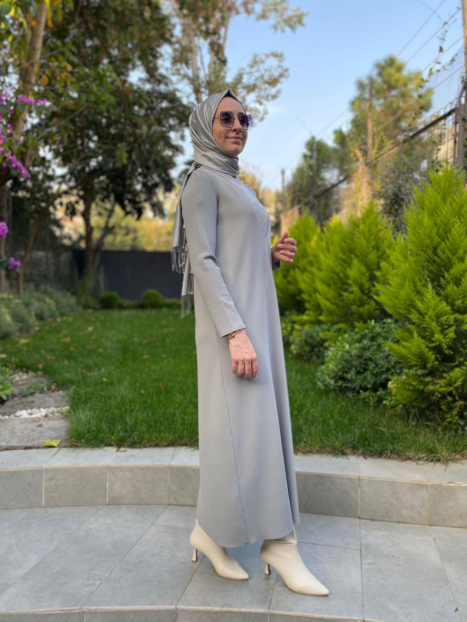 Miss Dalida V Yaka Taş Detaylı Elbise Gri t24k-4010