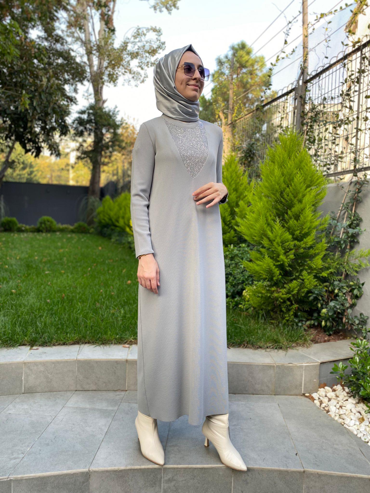 Miss Dalida V Yaka Taş Detaylı Elbise Gri t24k-4010