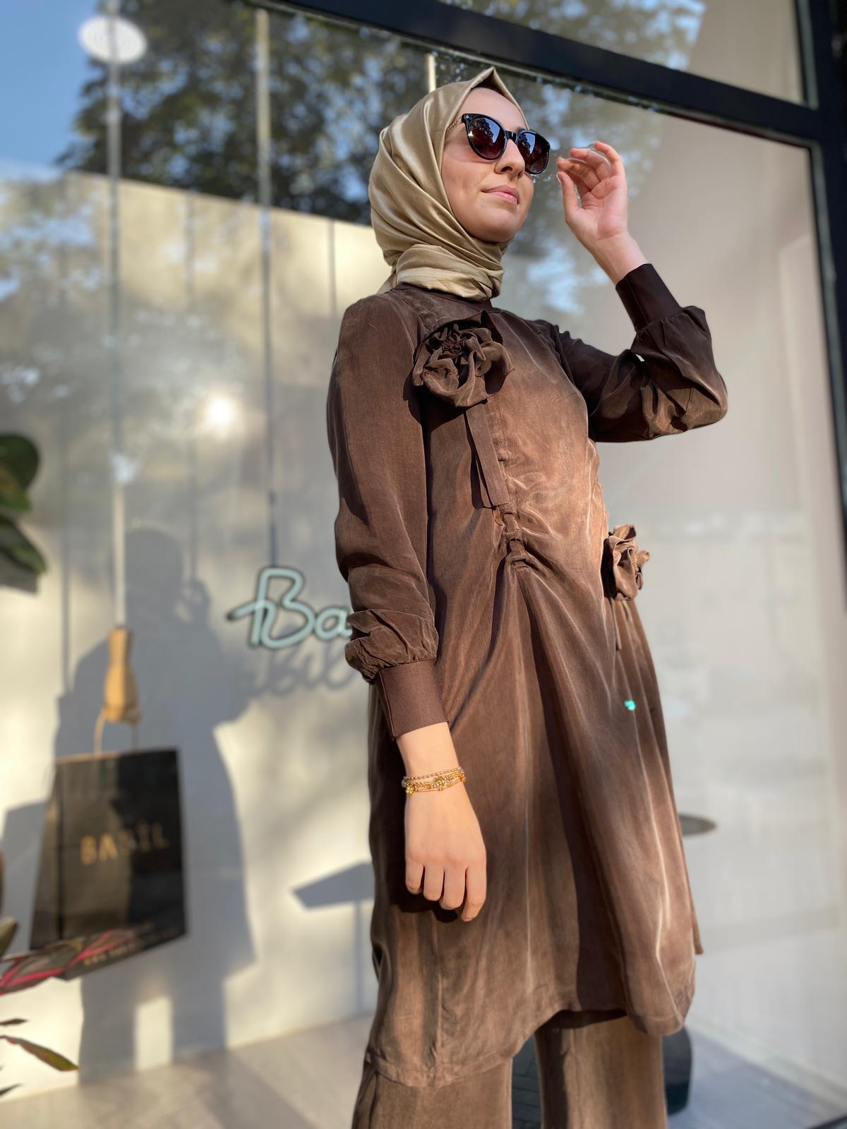 Misswhence Gül Detaylı İpek Tunik Kahverengi 34026