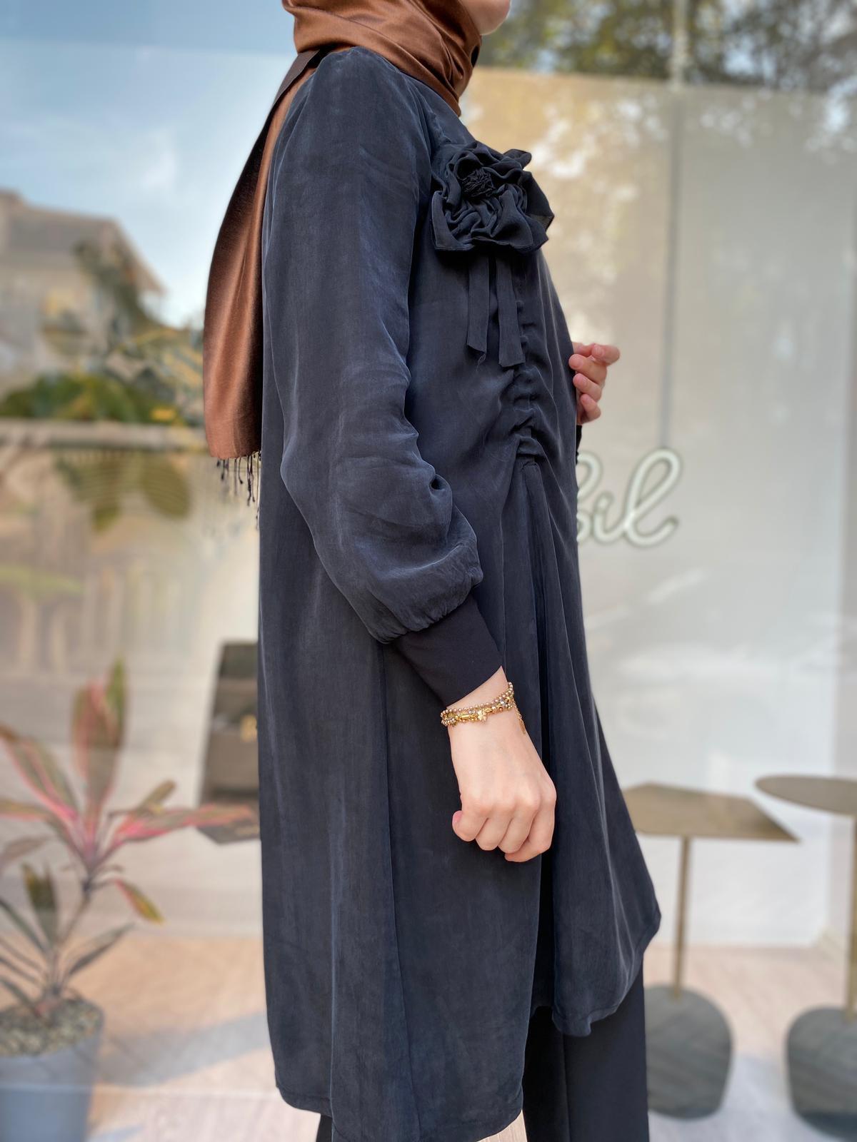 Misswhence Gül Detaylı İpek Tunik Siyah 34026