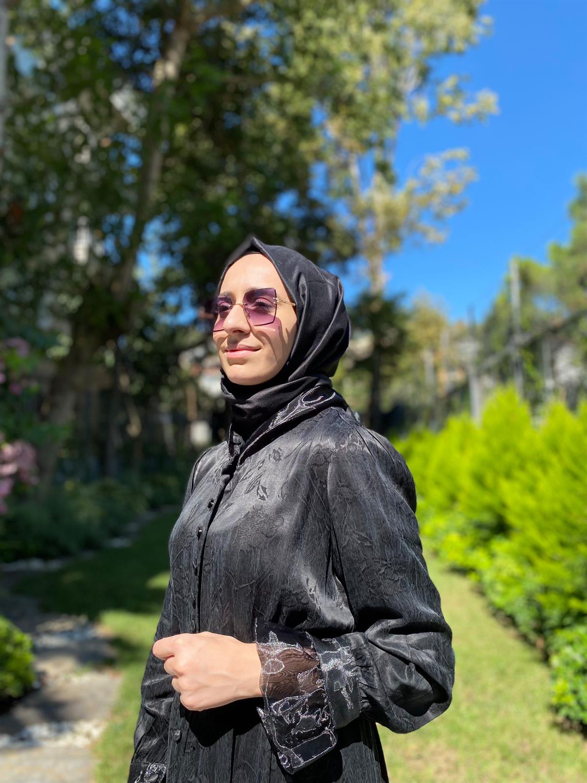 Misswhence Kol Manşetli İpek Elbise Desenli-Siyah 34821