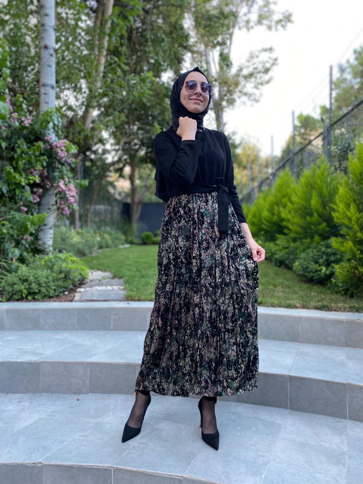 Misswhence Kontrast Çiçek Etek Siyah Elbise 34810