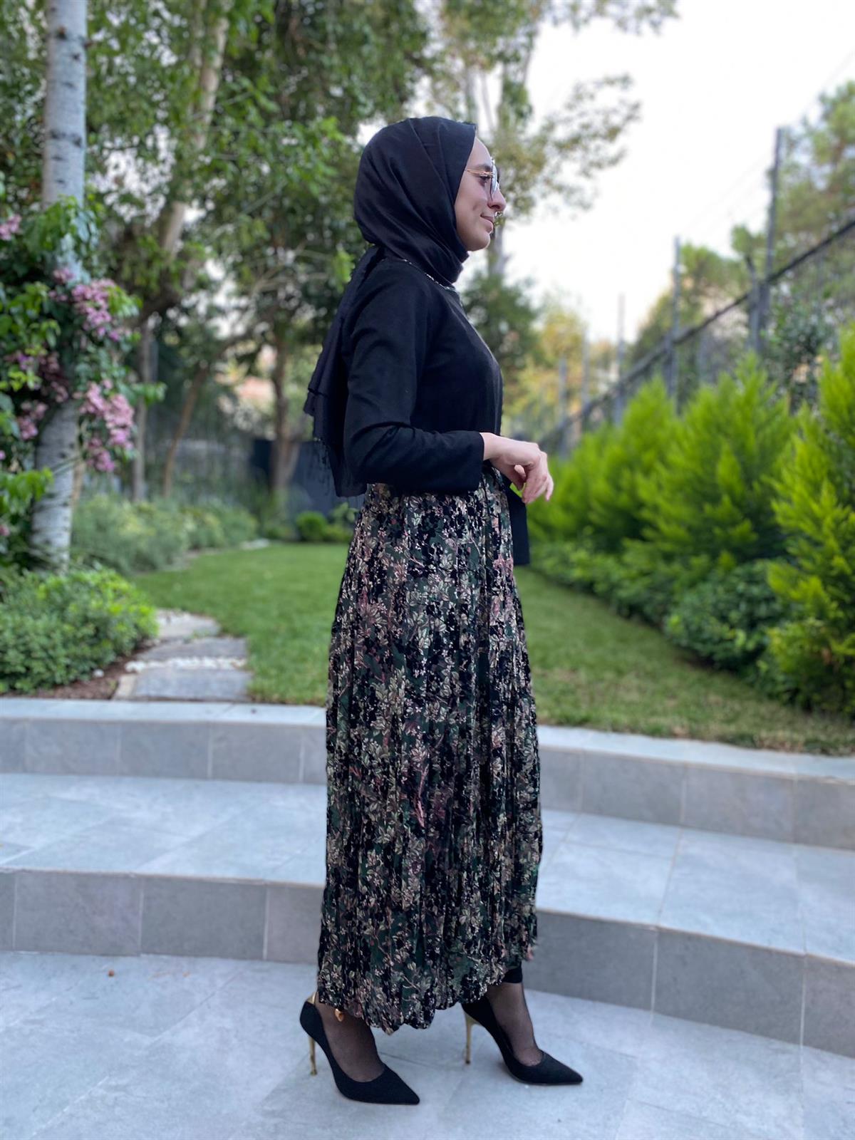Misswhence Kontrast Çiçek Etek Siyah Elbise 34810