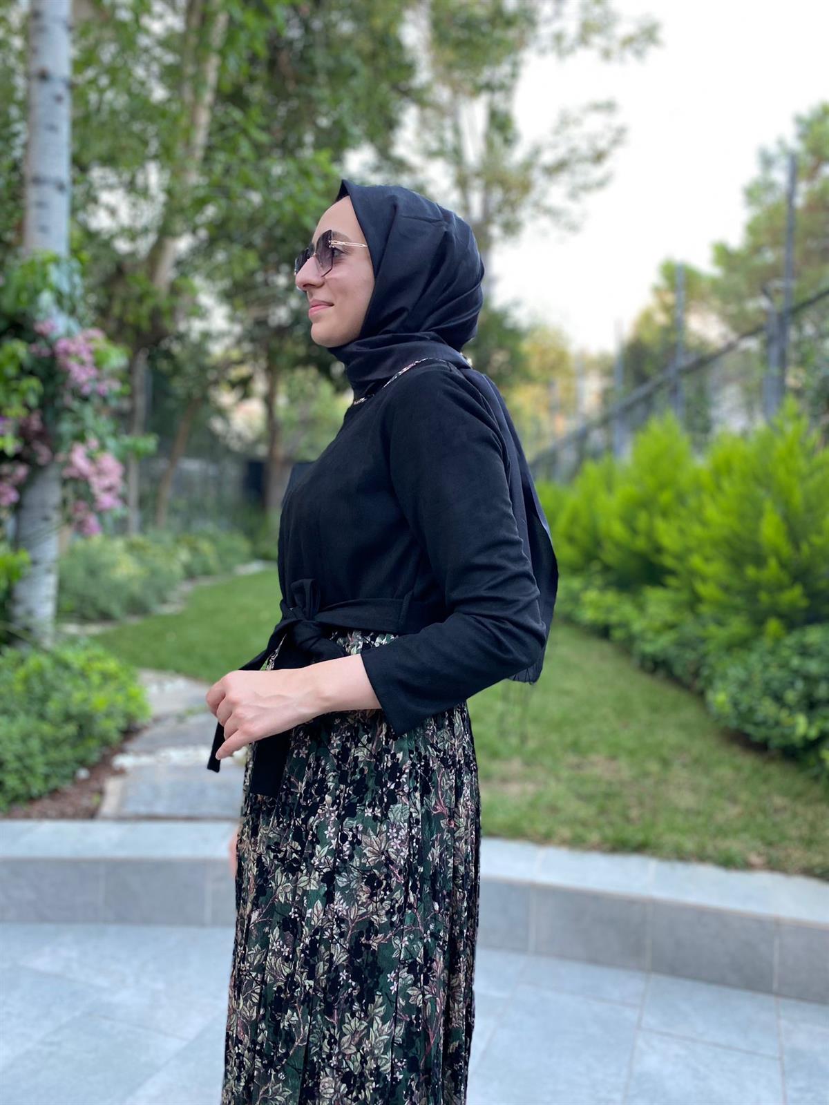 Misswhence Kontrast Çiçek Etek Siyah Elbise 34810