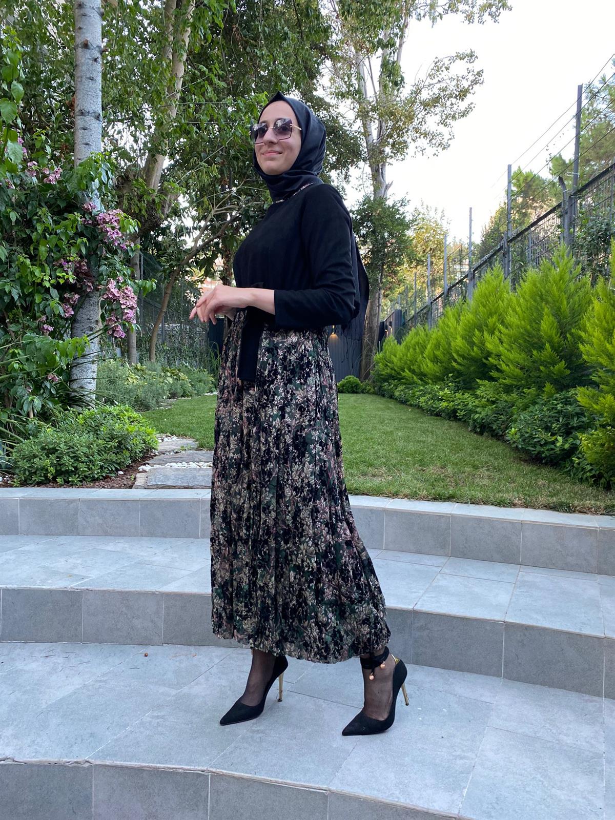 Misswhence Kontrast Çiçek Etek Siyah Elbise 34810