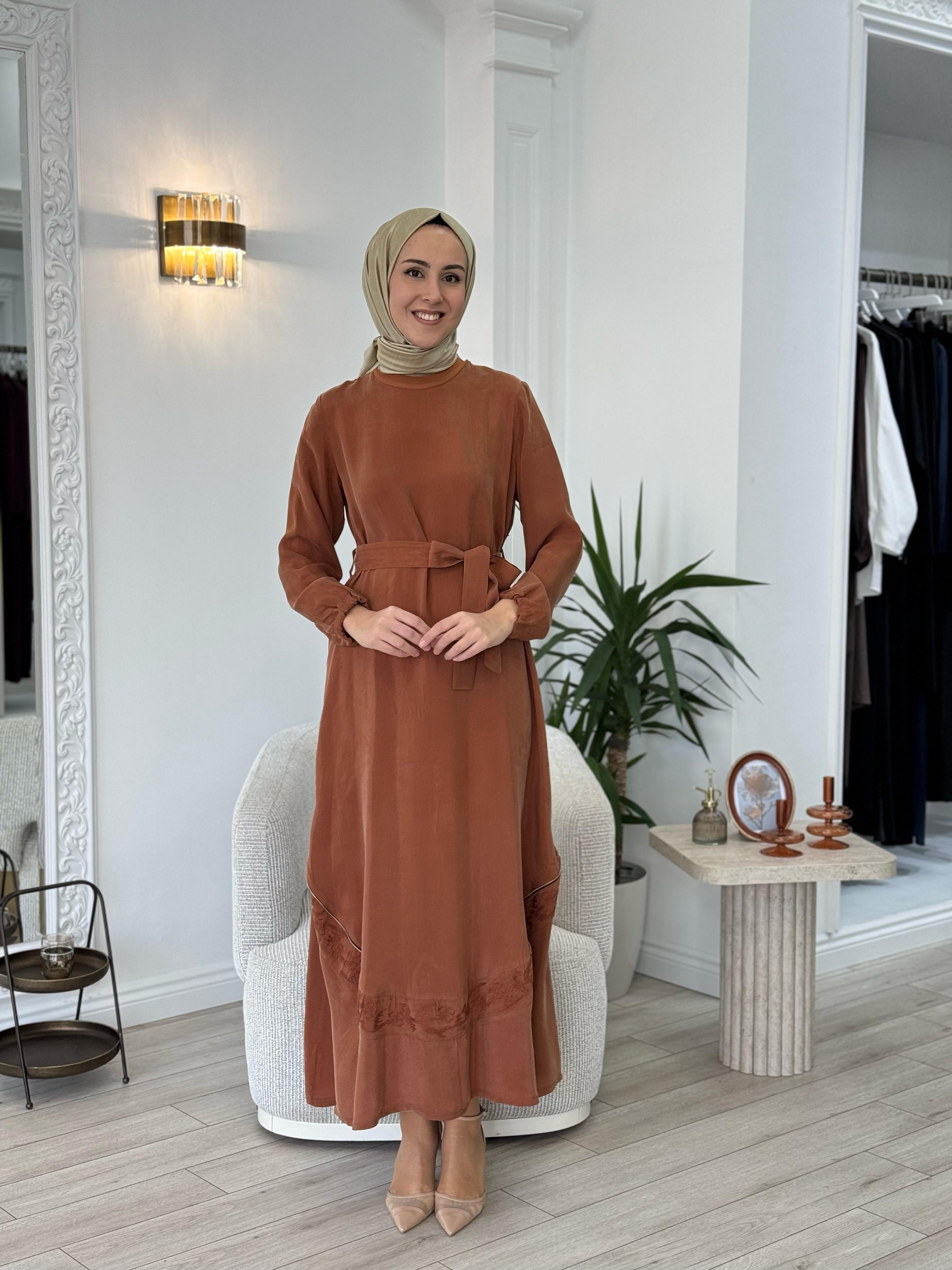 Misswhence Nakış Detaylı Elbise Hardal 37800