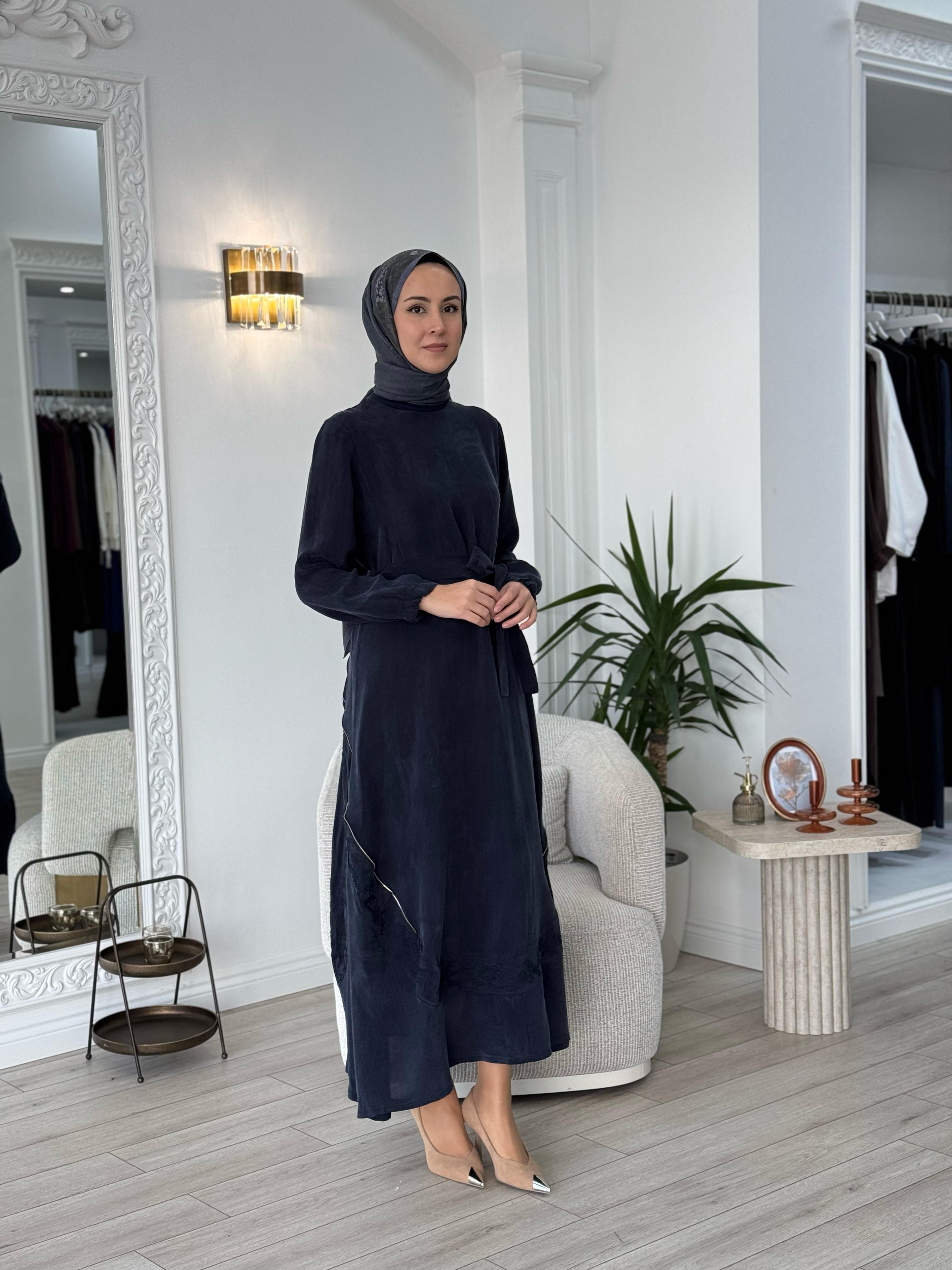 Misswhence Nakış Detaylı Elbise Lacivert 37800