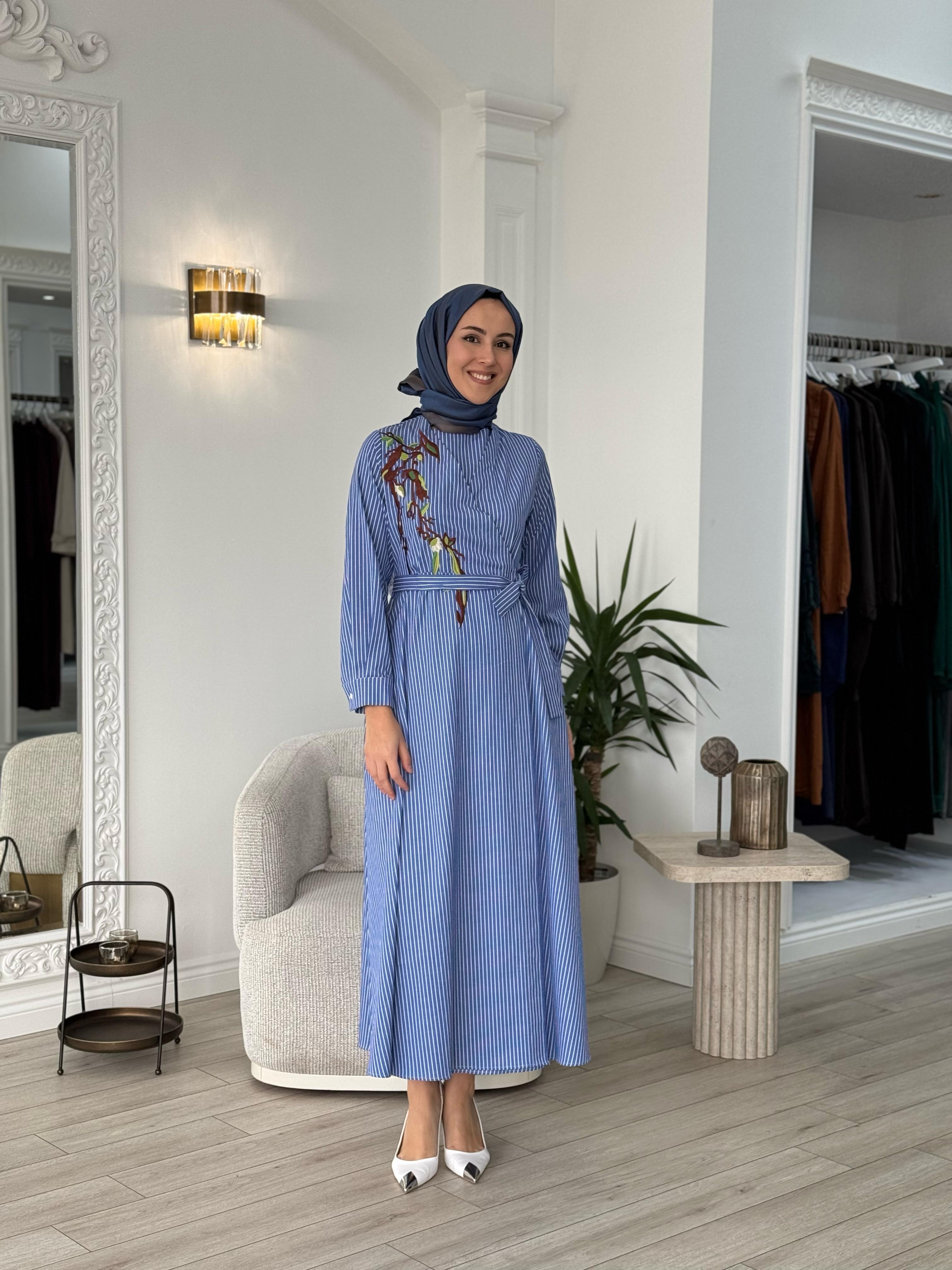 Niqoza Abrienda Nakışlı Çizgili Elbise 25ss50186