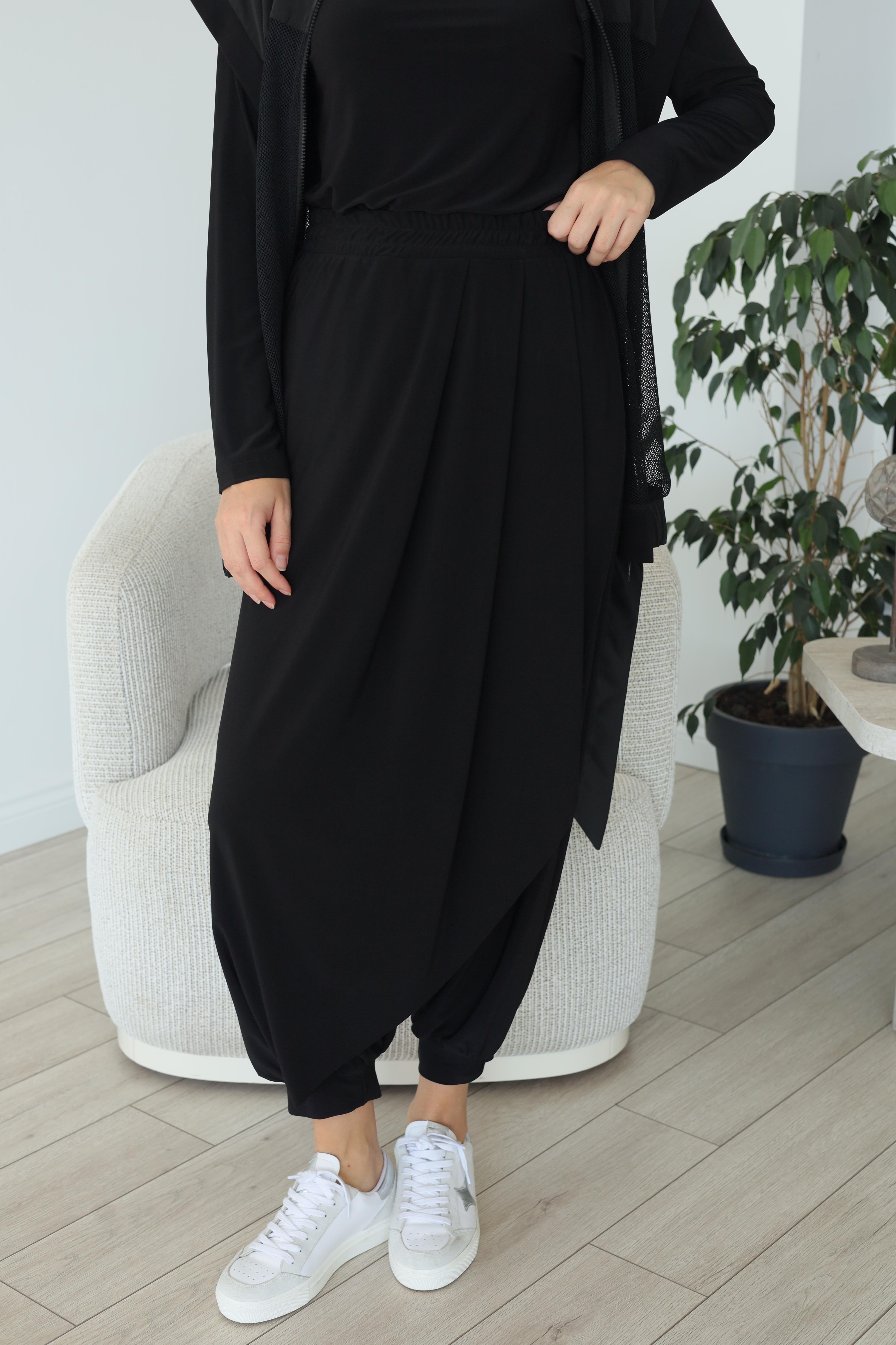 Nurcan Çetin Asimetrik Şalvarlı File Detaylı Takım 25612