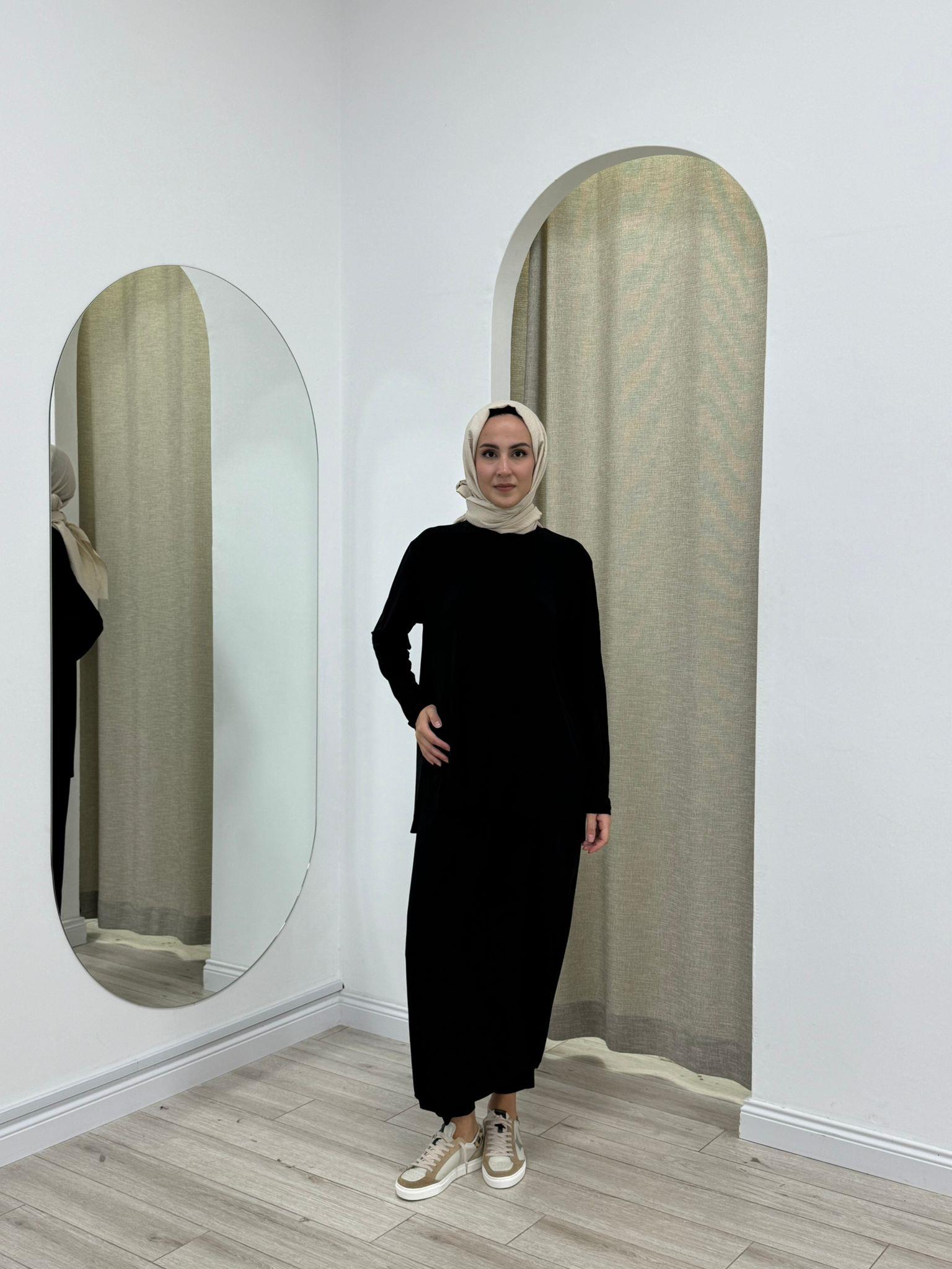 Nurcan Çetin Asimetrik Şalvarlı Önü Dikiş Detaylı Takım 24426