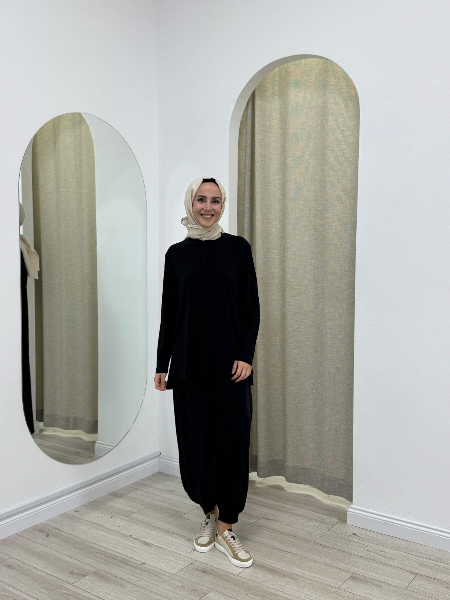 Nurcan Çetin Asimetrik Şalvarlı Önü Dikiş Detaylı Takım 24426