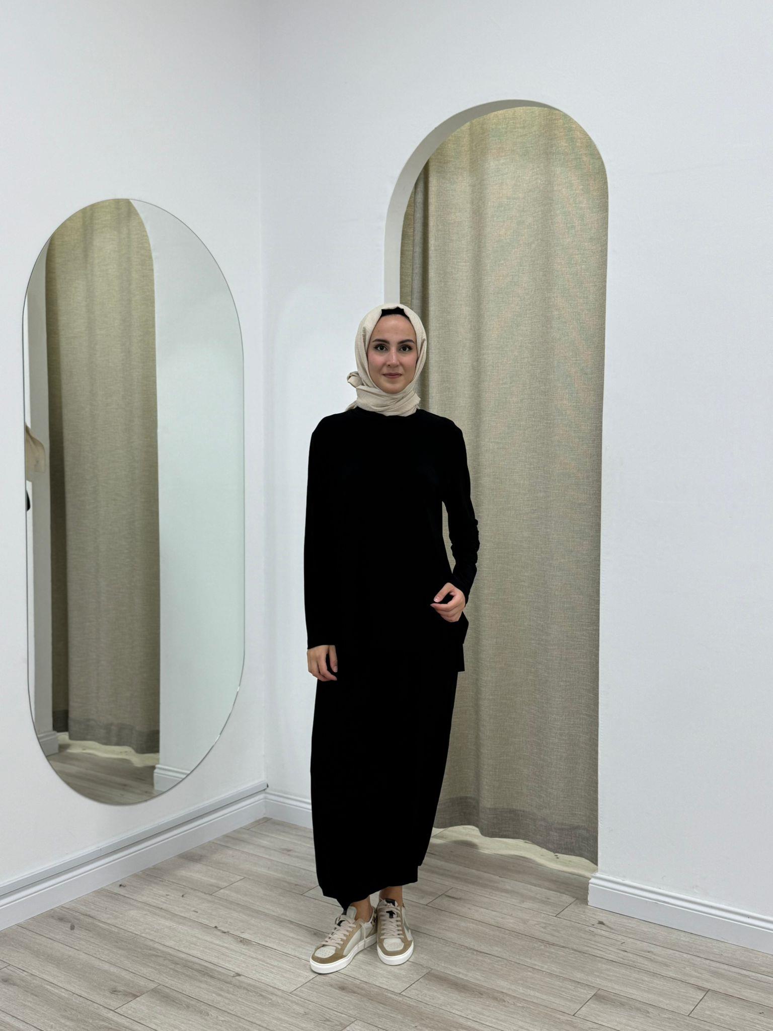 Nurcan Çetin Asimetrik Şalvarlı Önü Dikiş Detaylı Takım 24426