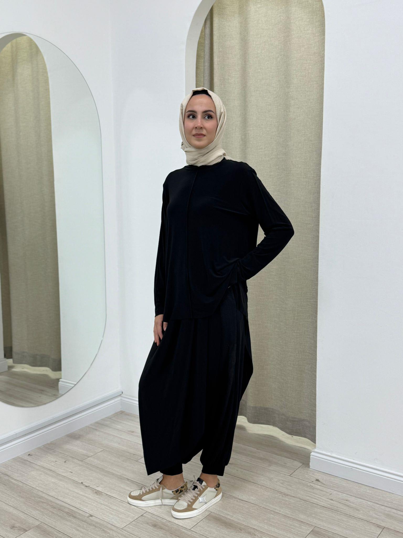 Nurcan Çetin Asimetrik Şalvarlı Önü Dikiş Detaylı Takım 24426