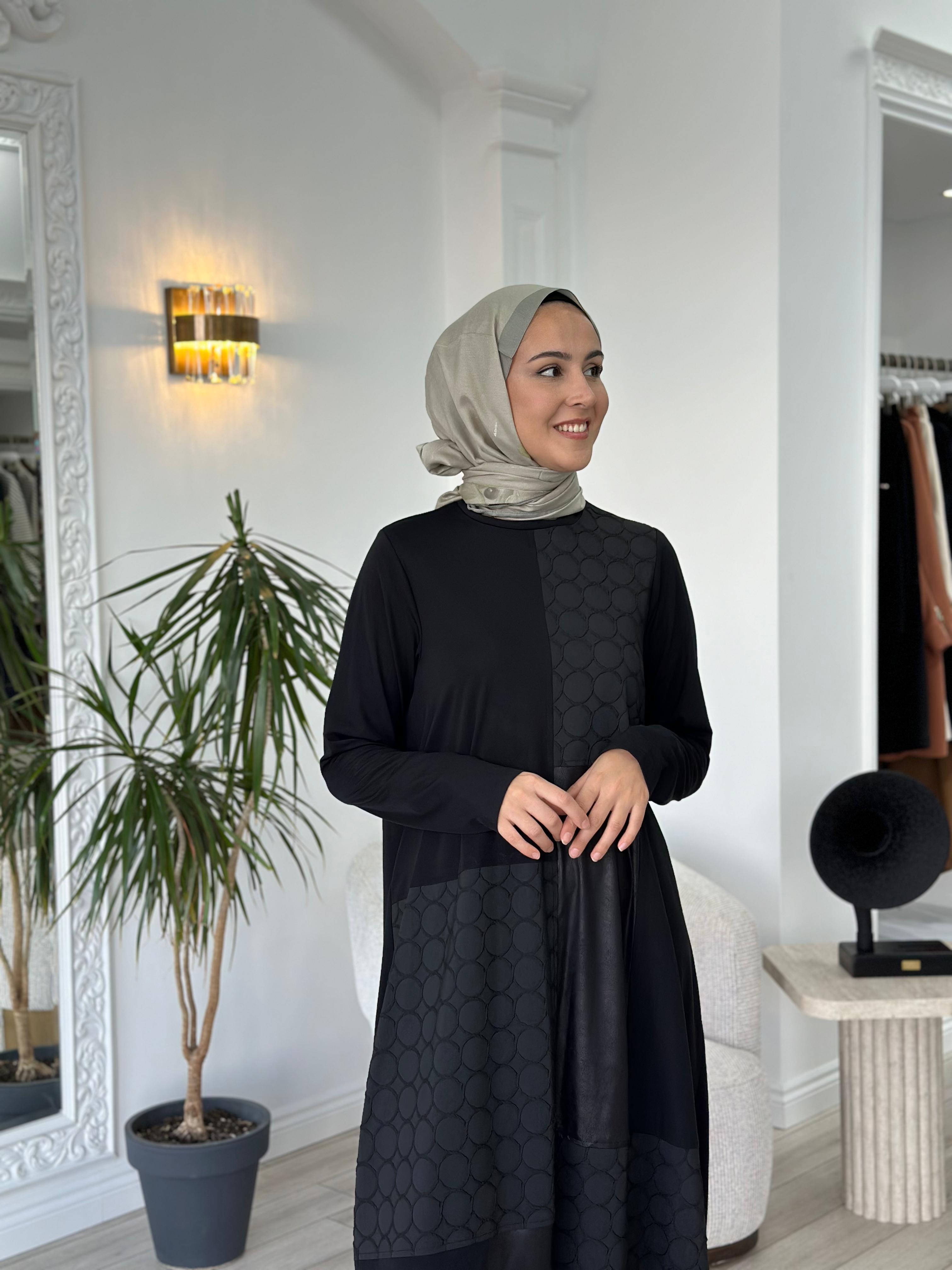 Nurcan Çetin Deri Detaylı Siyah Elbise 16116