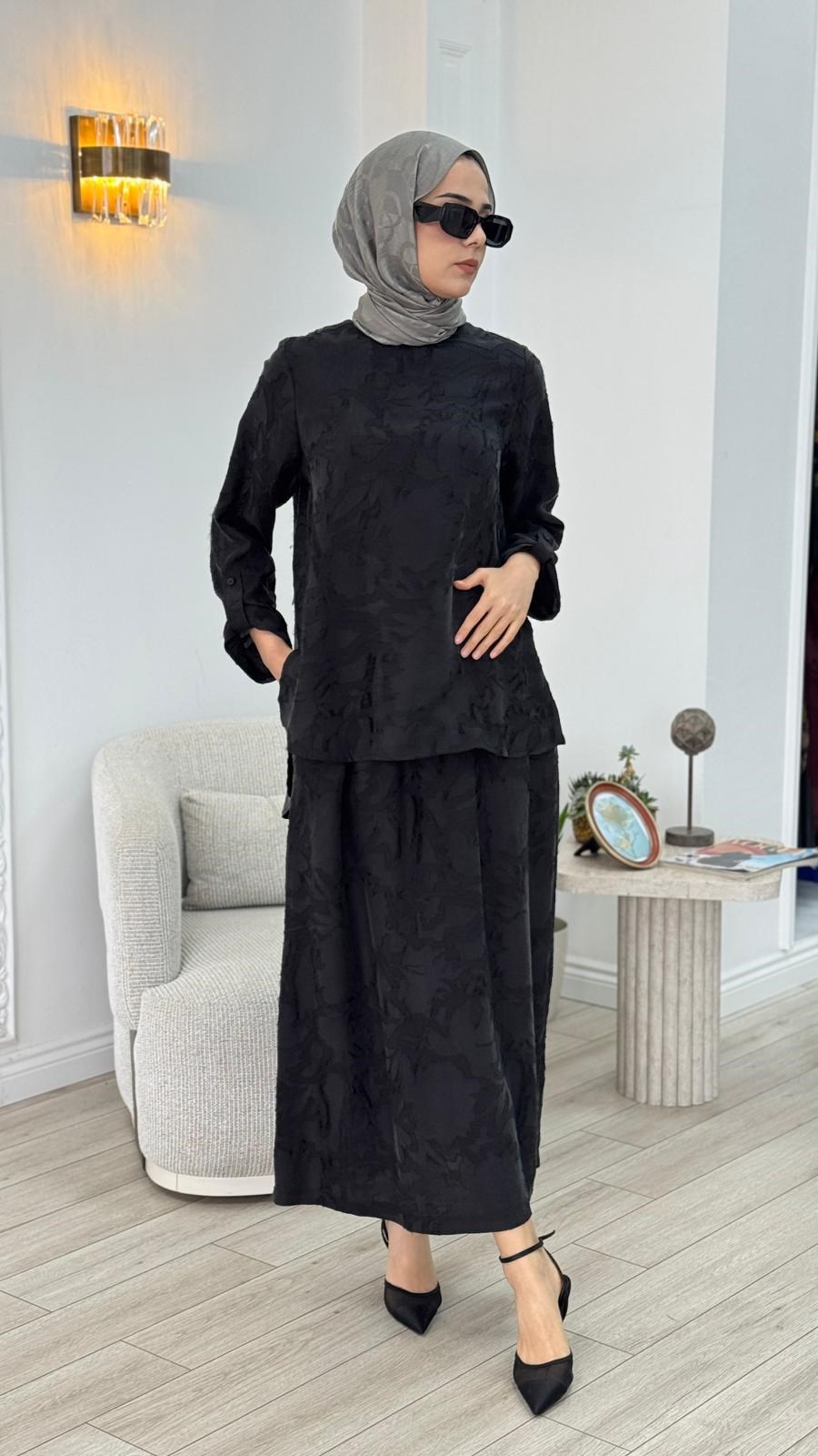 Nurcan Çetin Desenli Etekli Takım 26406