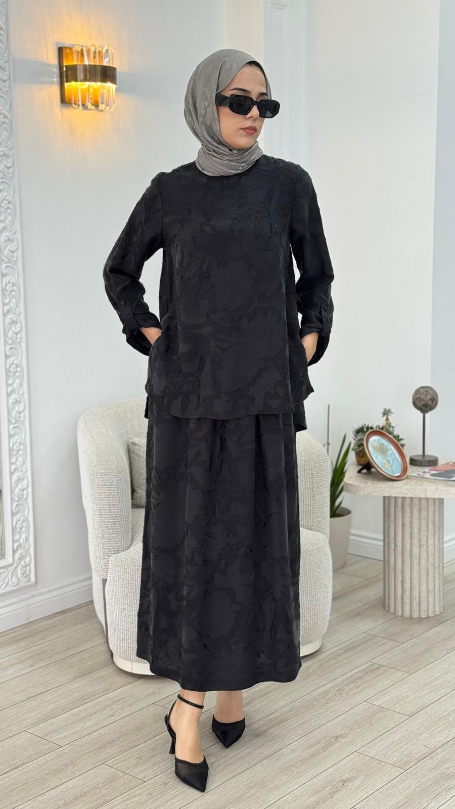 Nurcan Çetin Desenli Etekli Takım 26406
