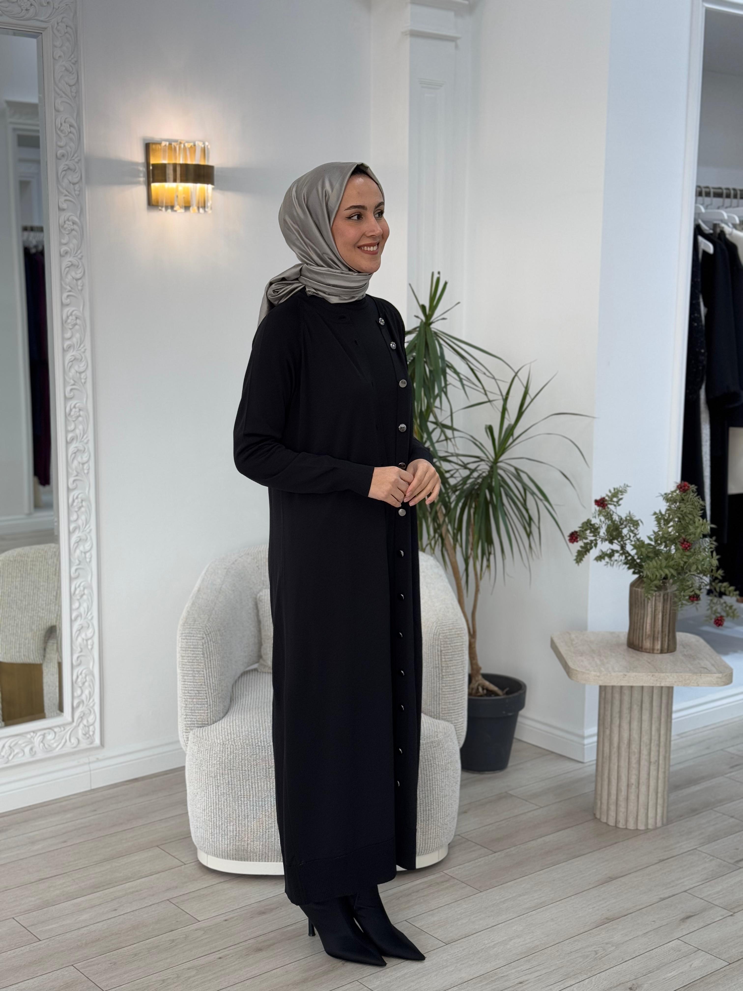 Nurcan Çetin Düğme Detaylı Triko Hırka Siyah n024