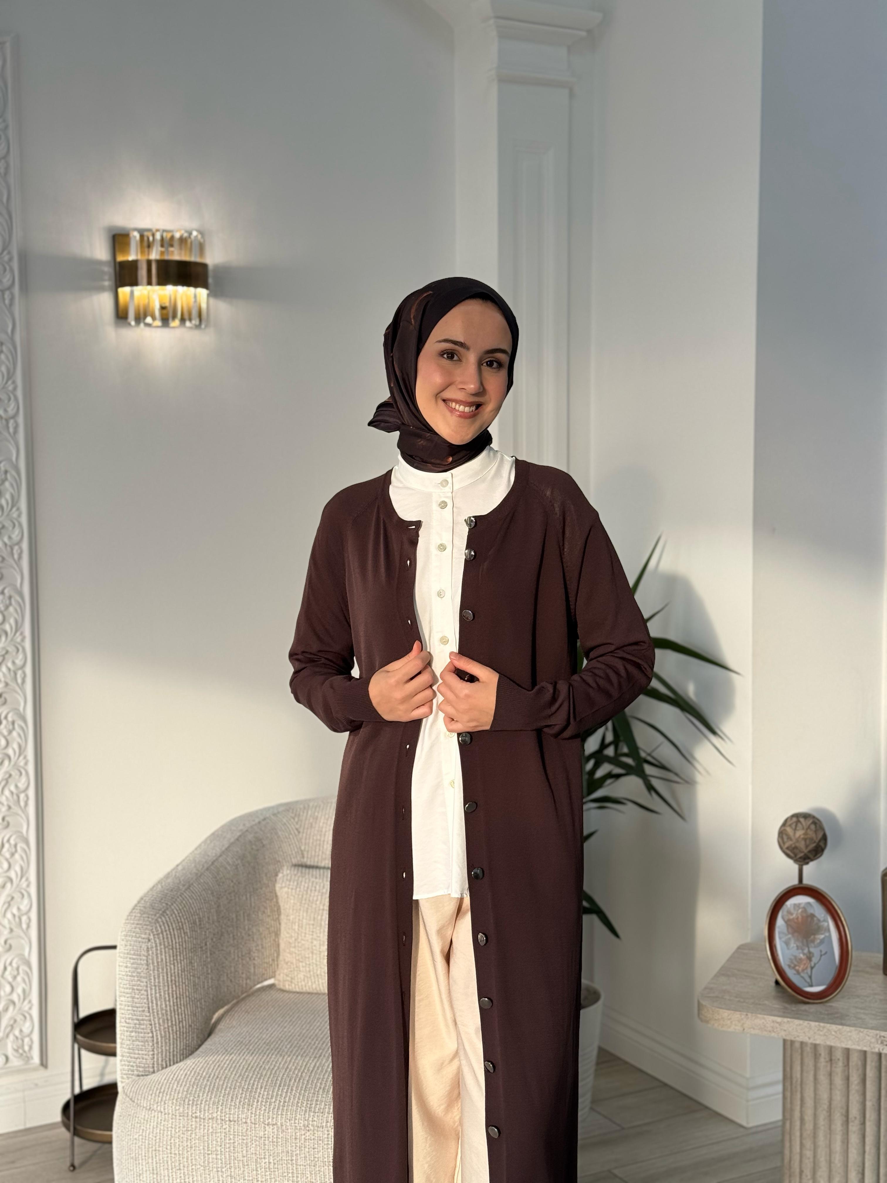Nurcan Çetin Düğme Detaylı Triko Hırka Kahve n024