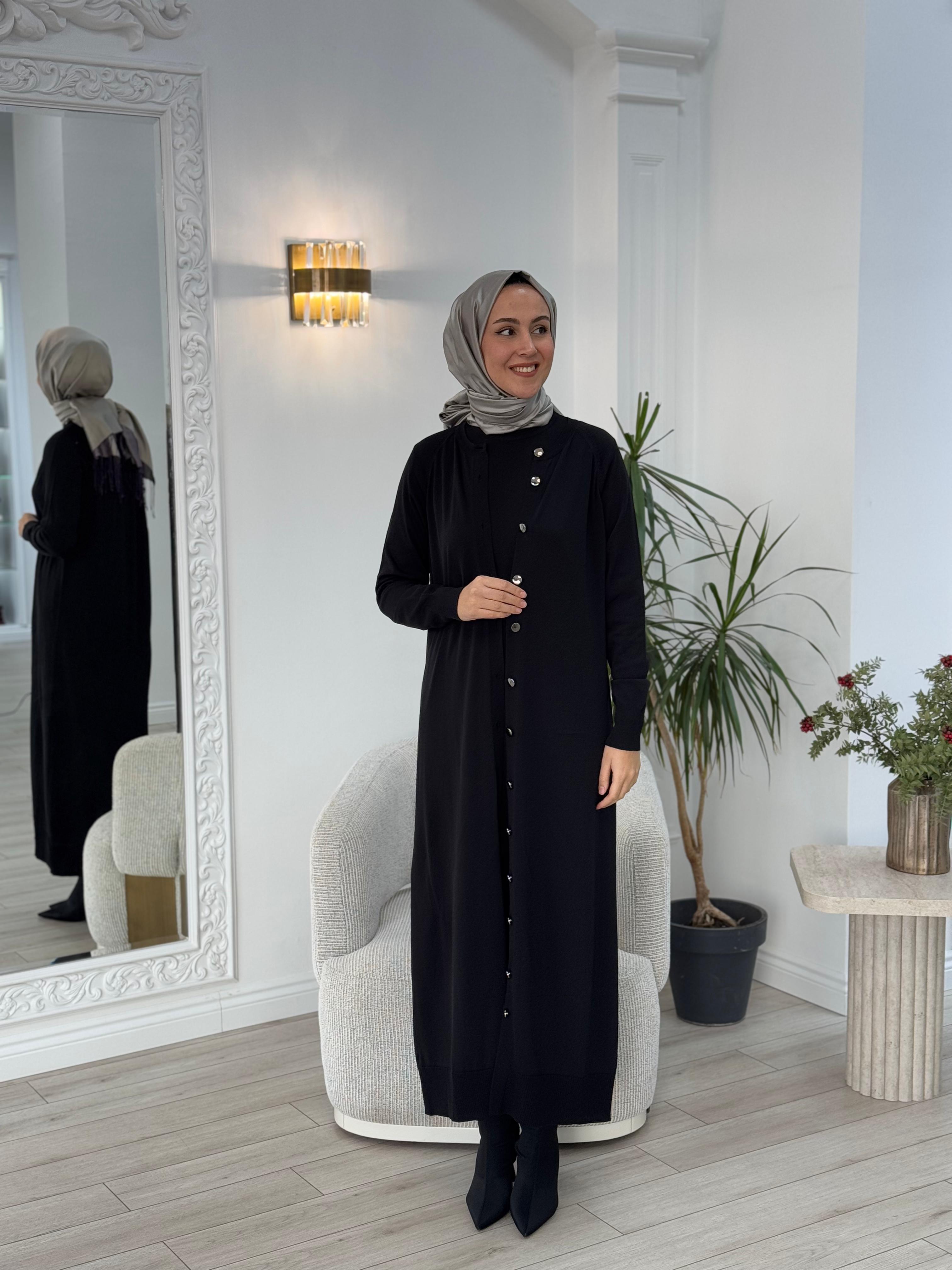 Nurcan Çetin Düğme Detaylı Triko Hırka Siyah n024