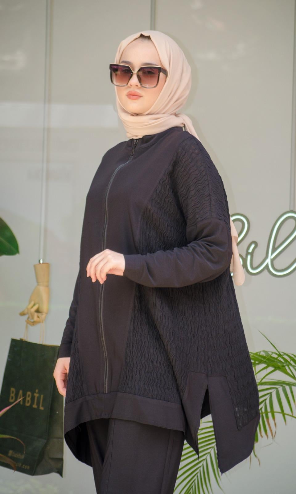 Nurcan Çetin Fermuar Ceketli Takım Siyah 24497