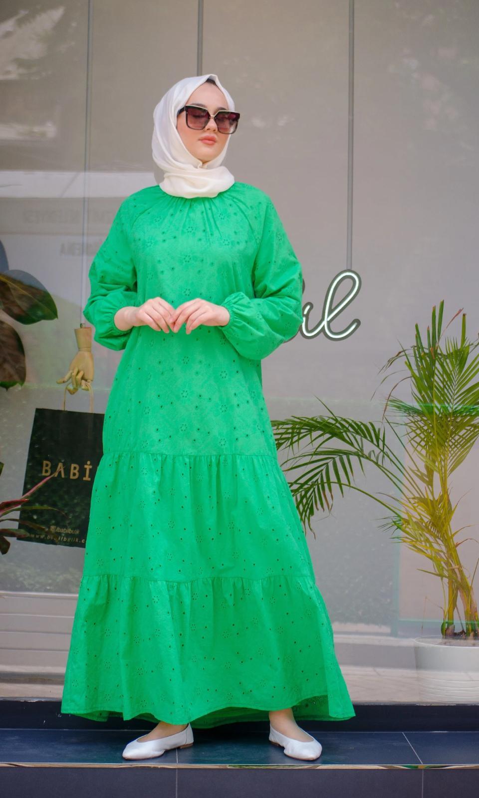 Nurcan Çetin Güpür Elbise Benetton 23132
