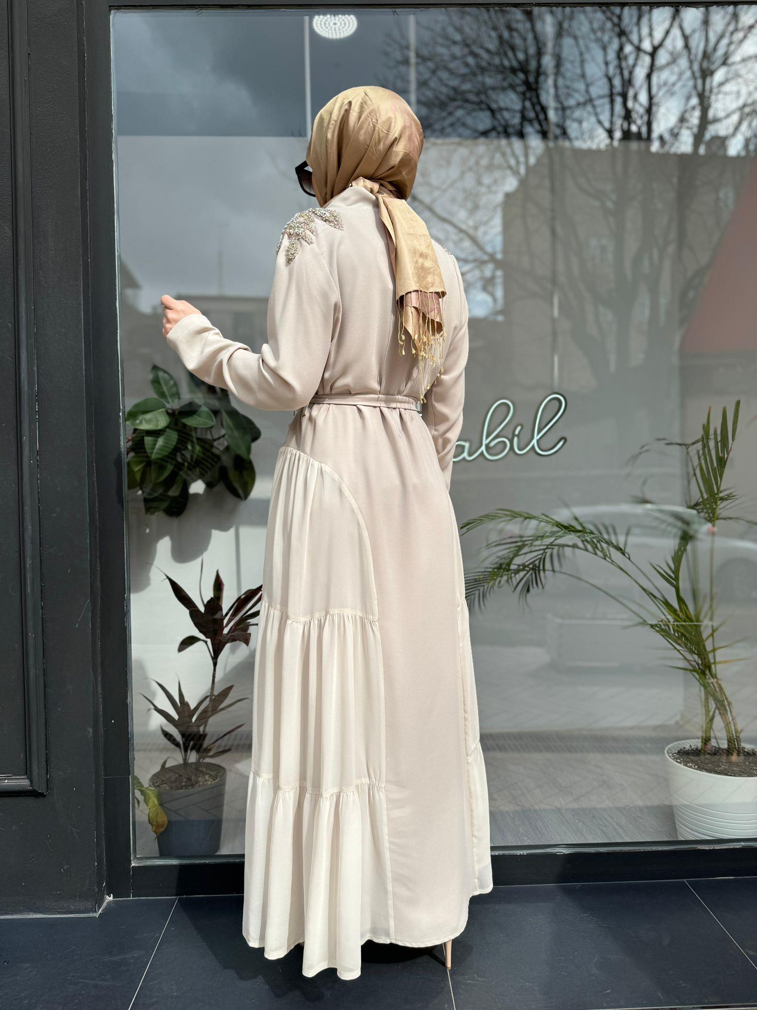 Nurcan Çetin İşlemeli Abaya Bej 7621
