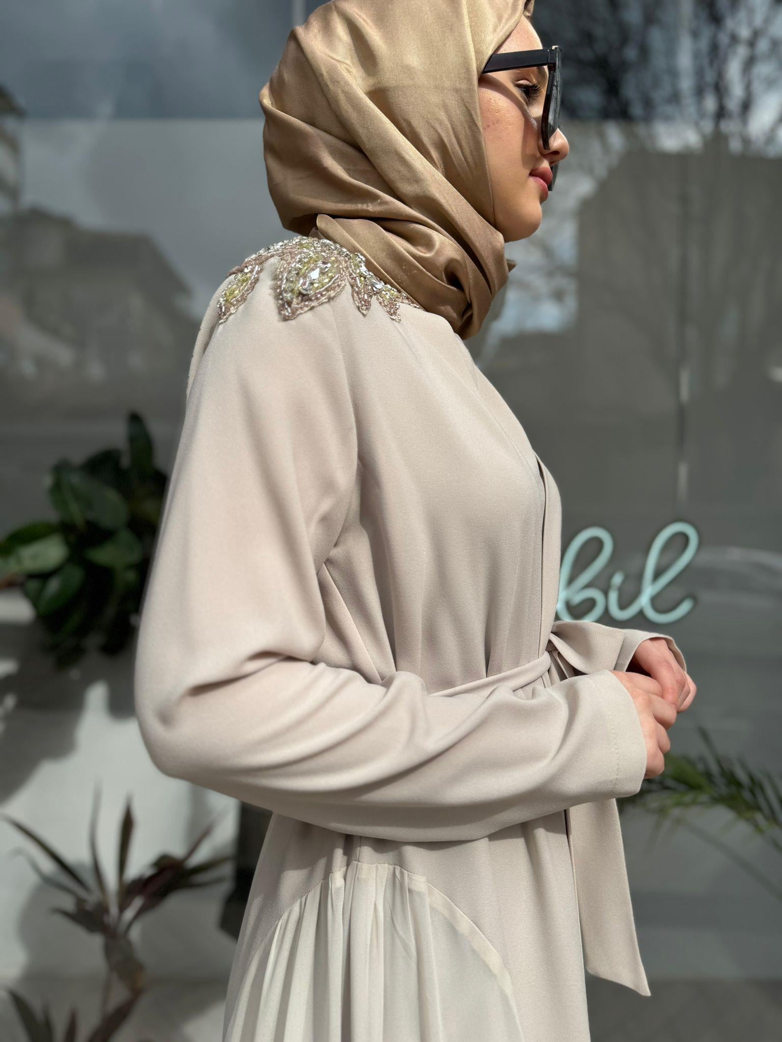 Nurcan Çetin İşlemeli Abaya Bej 7621