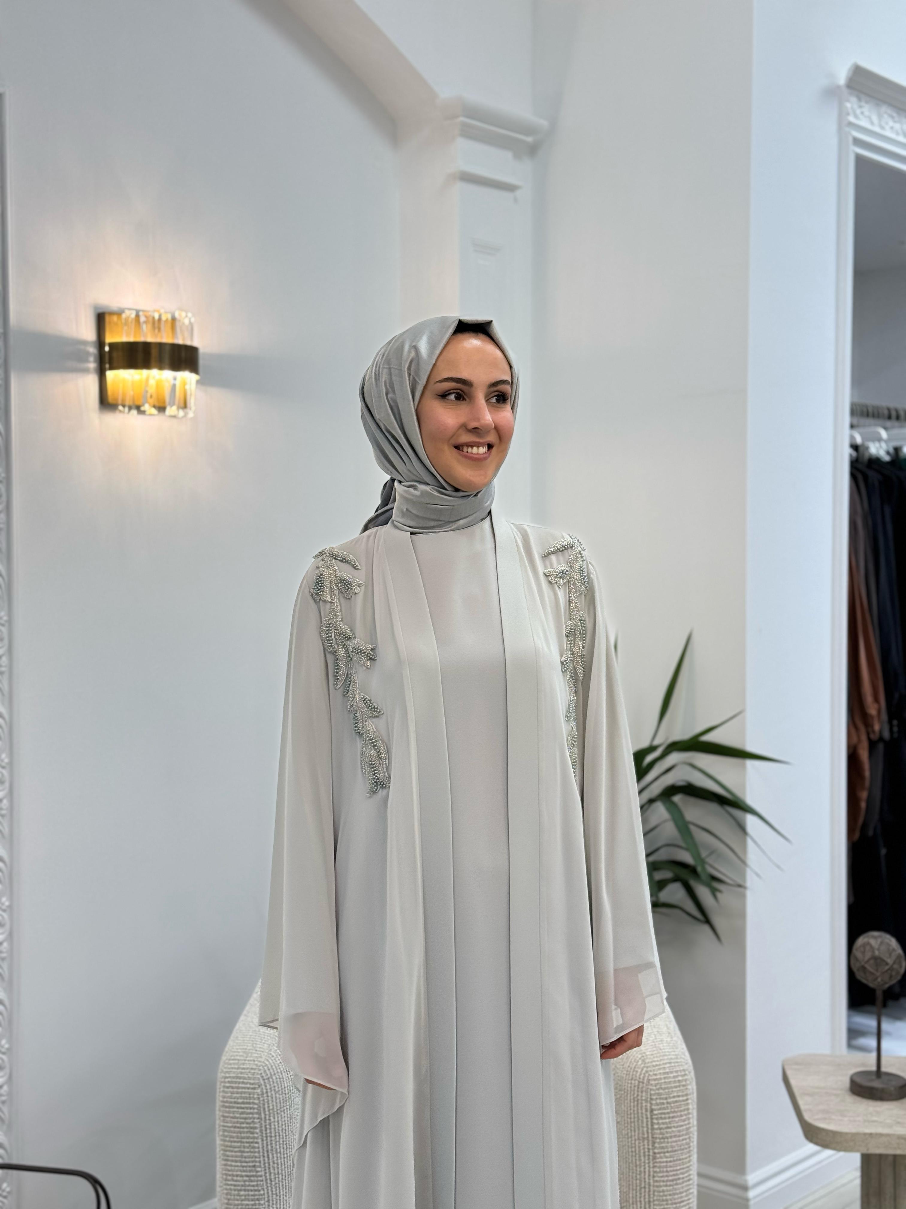 Nurcan Çetin İşlemeli Abaya Gri 7627