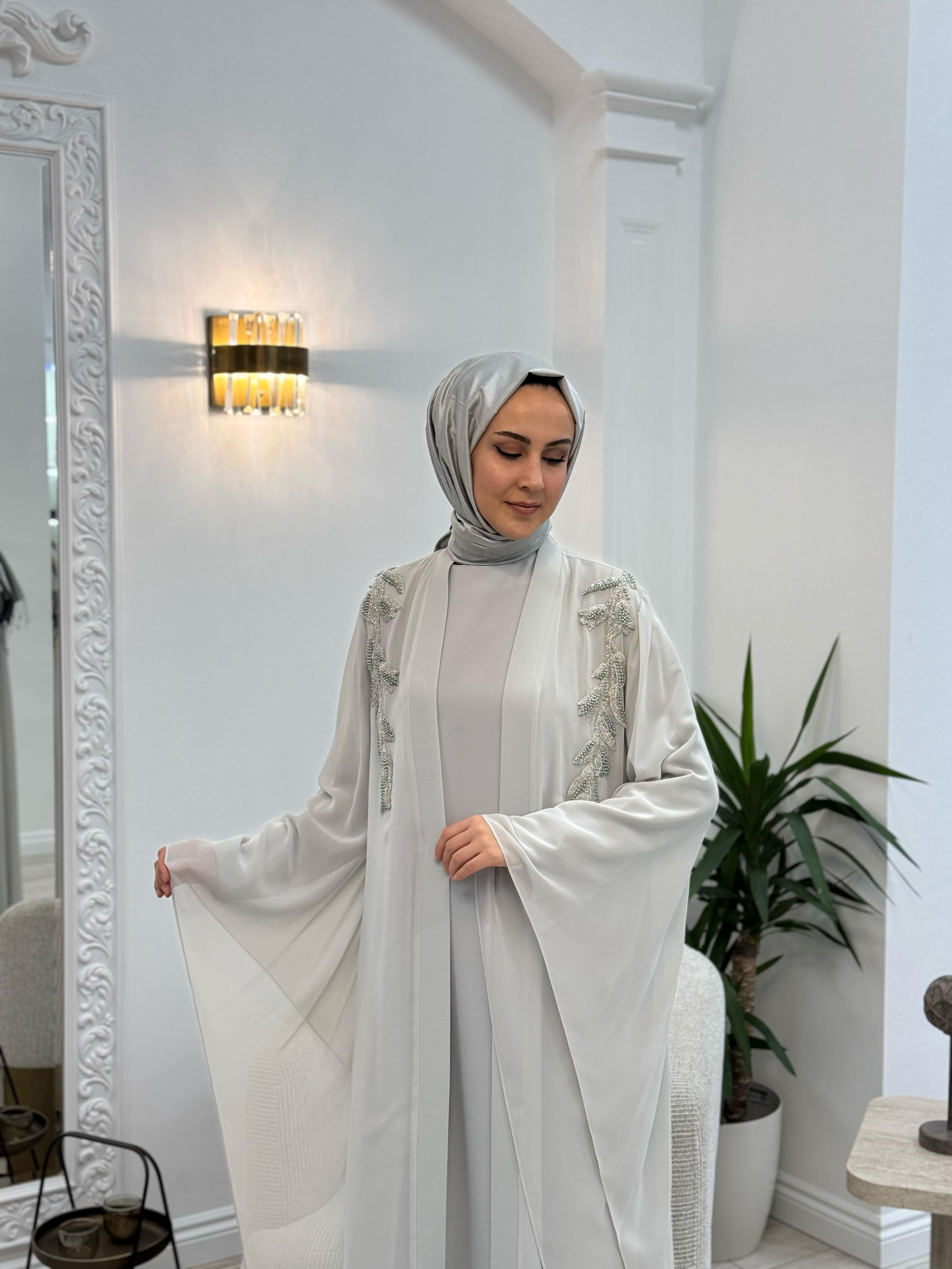 Nurcan Çetin İşlemeli Abaya Gri 7627