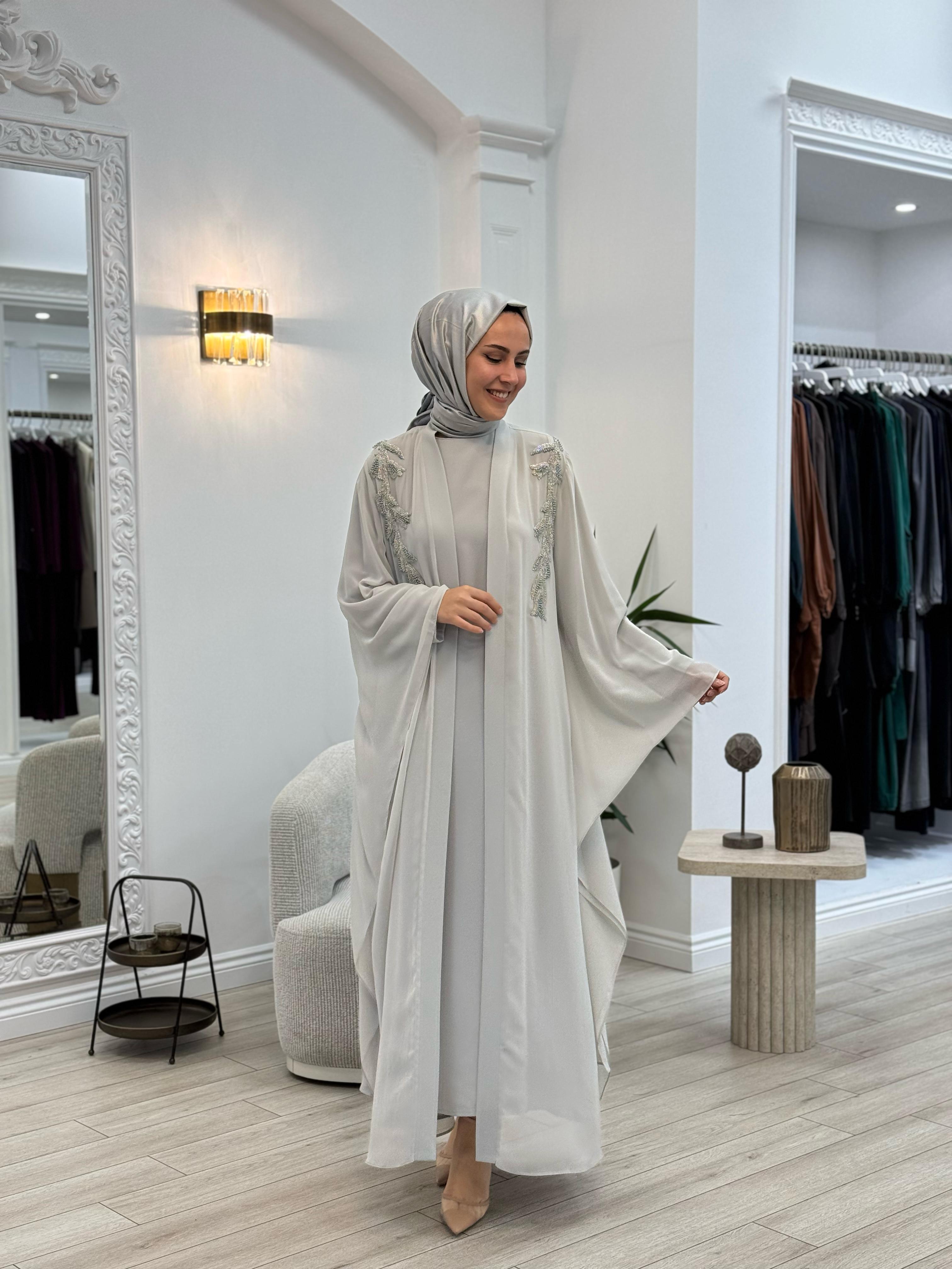 Nurcan Çetin İşlemeli Abaya Gri 7627
