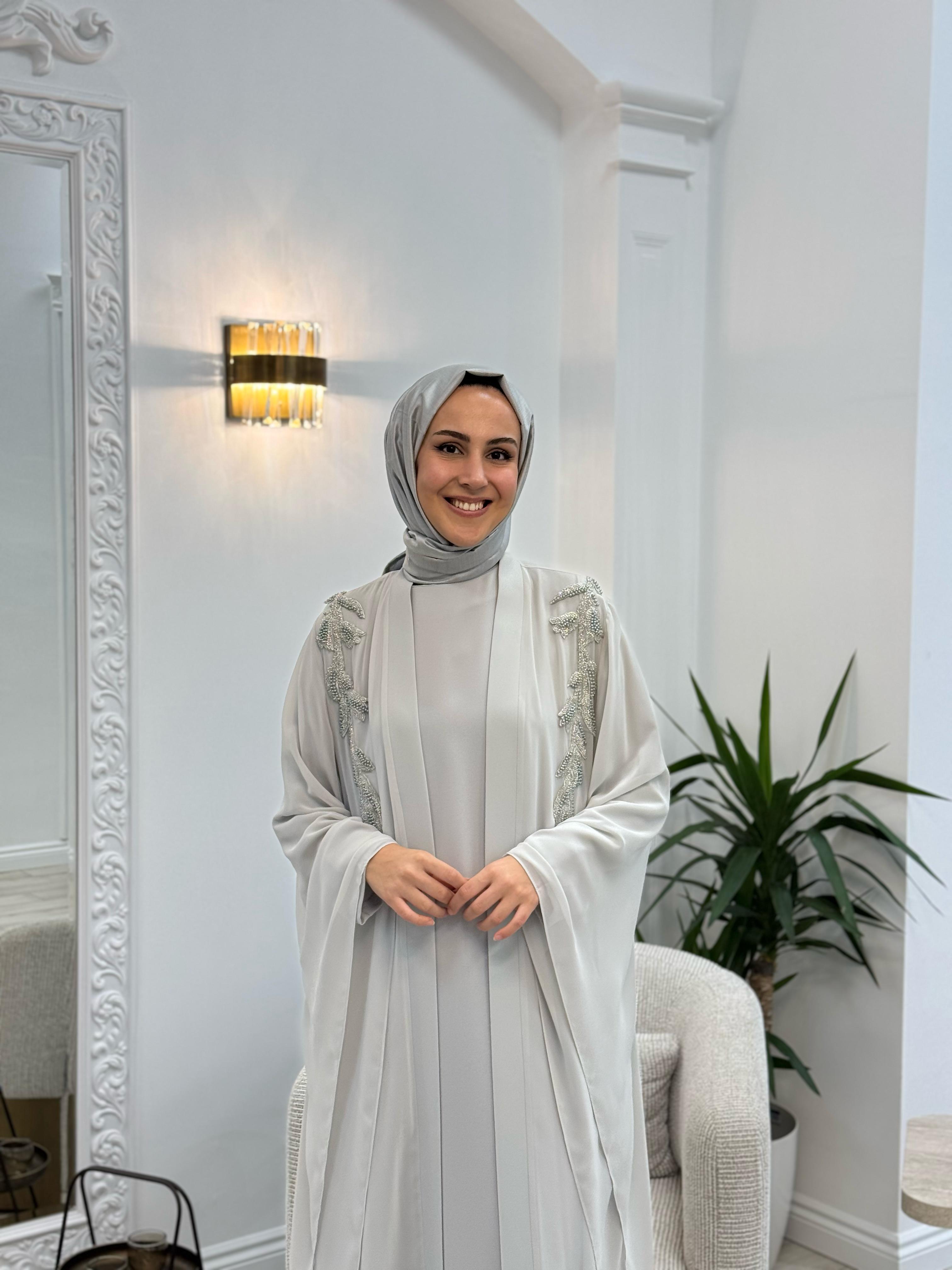 Nurcan Çetin İşlemeli Abaya Gri 7627