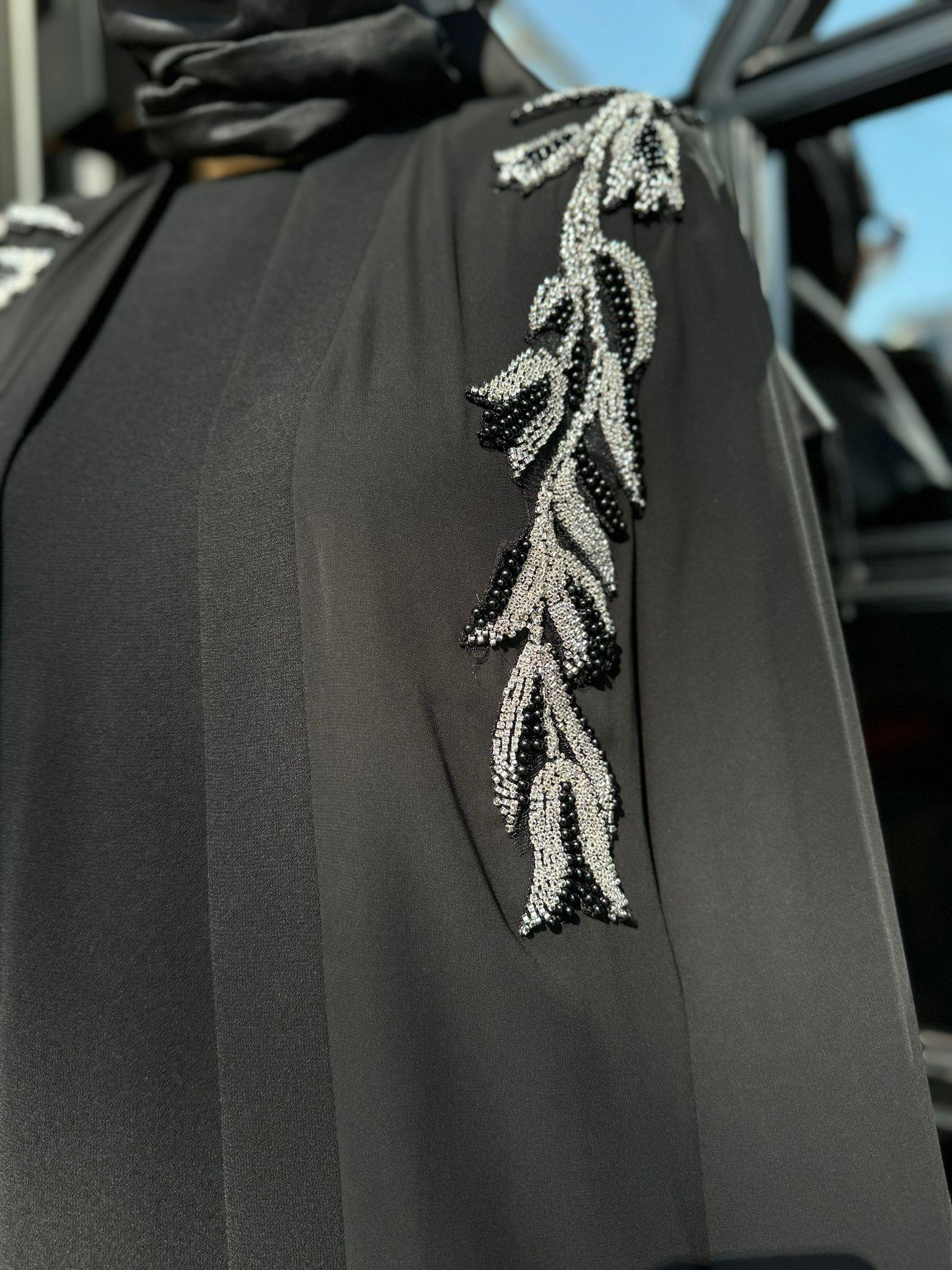 Nurcan Çetin İşlemeli Abaya Siyah 7627