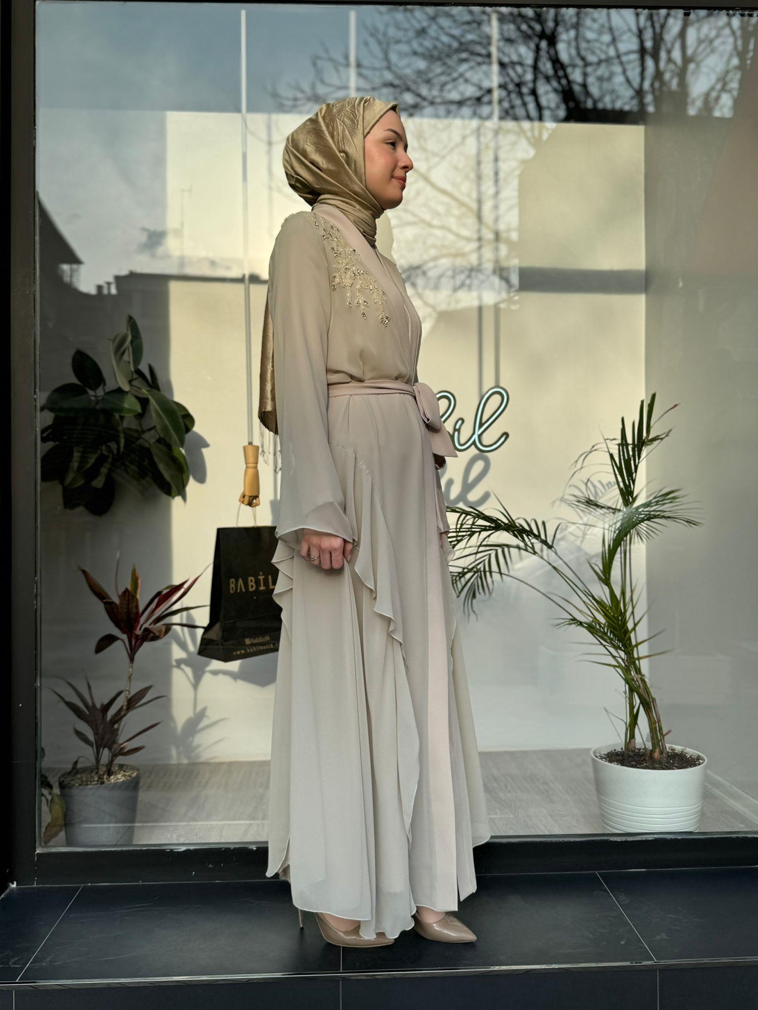 Nurcan Çetin İşlemeli İkili Abaya Bej 7640