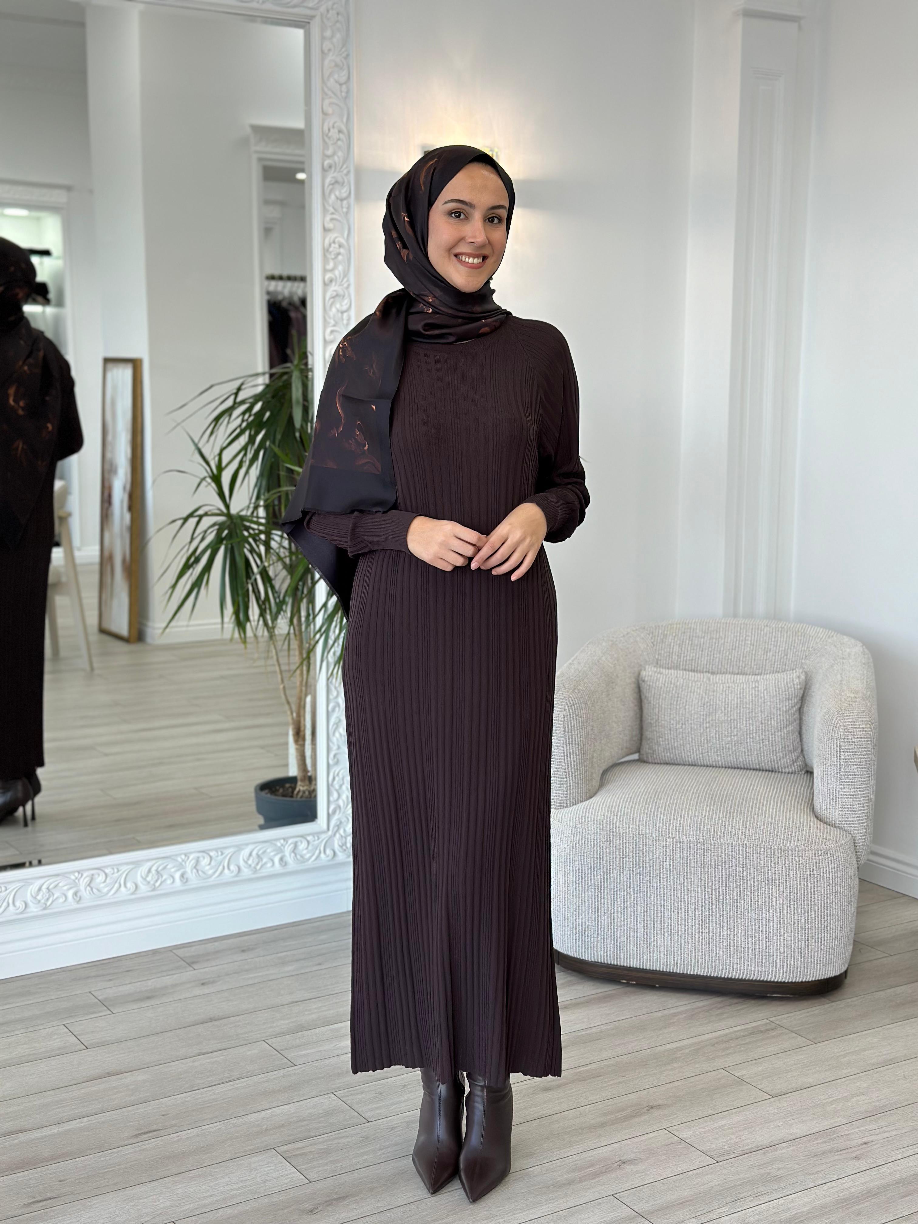 Nurcan Çetin Kahverengi Triko Elbise nç026