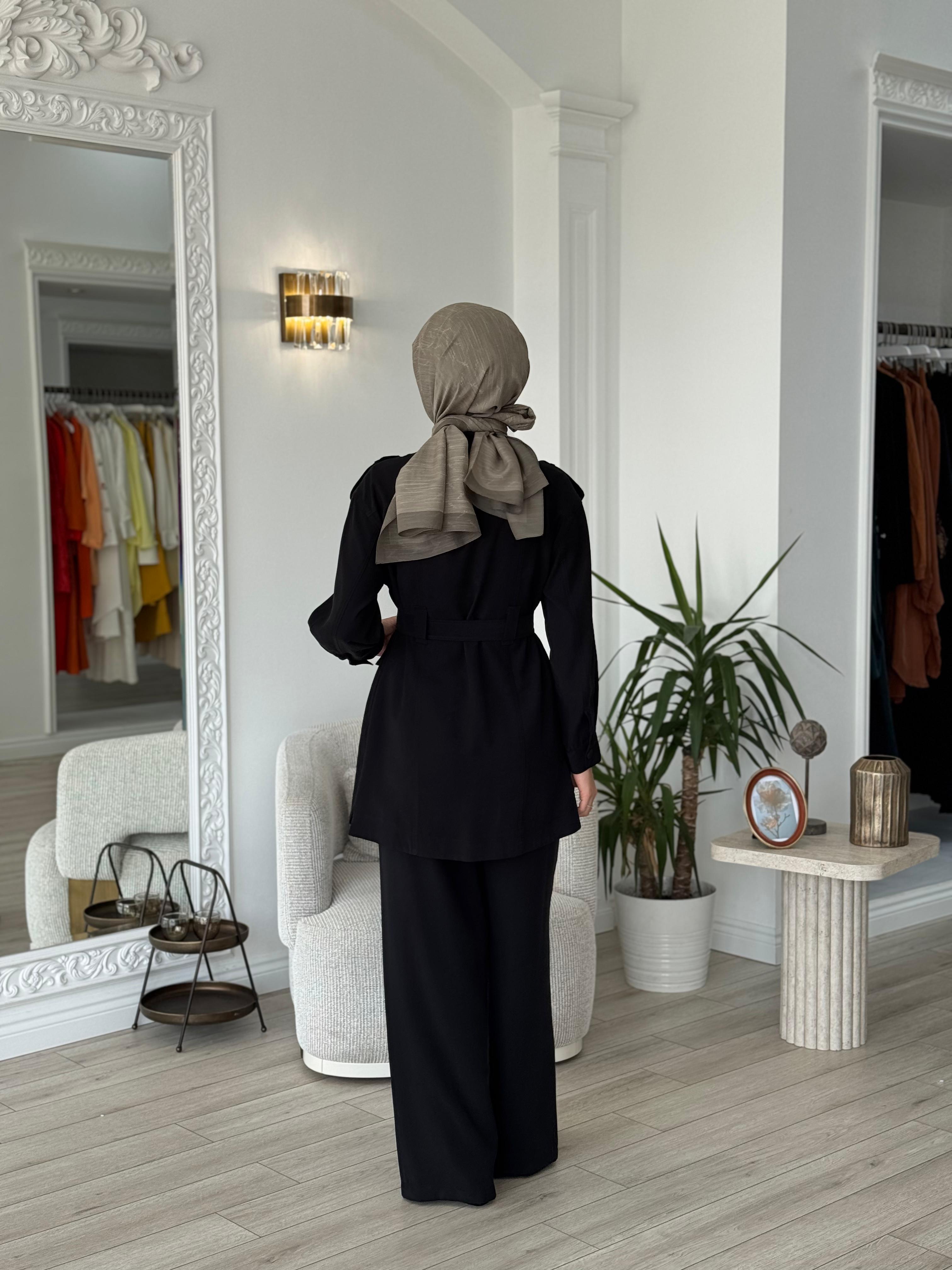 Nurcan Çetin Kemerli Takım Siyah 25416
