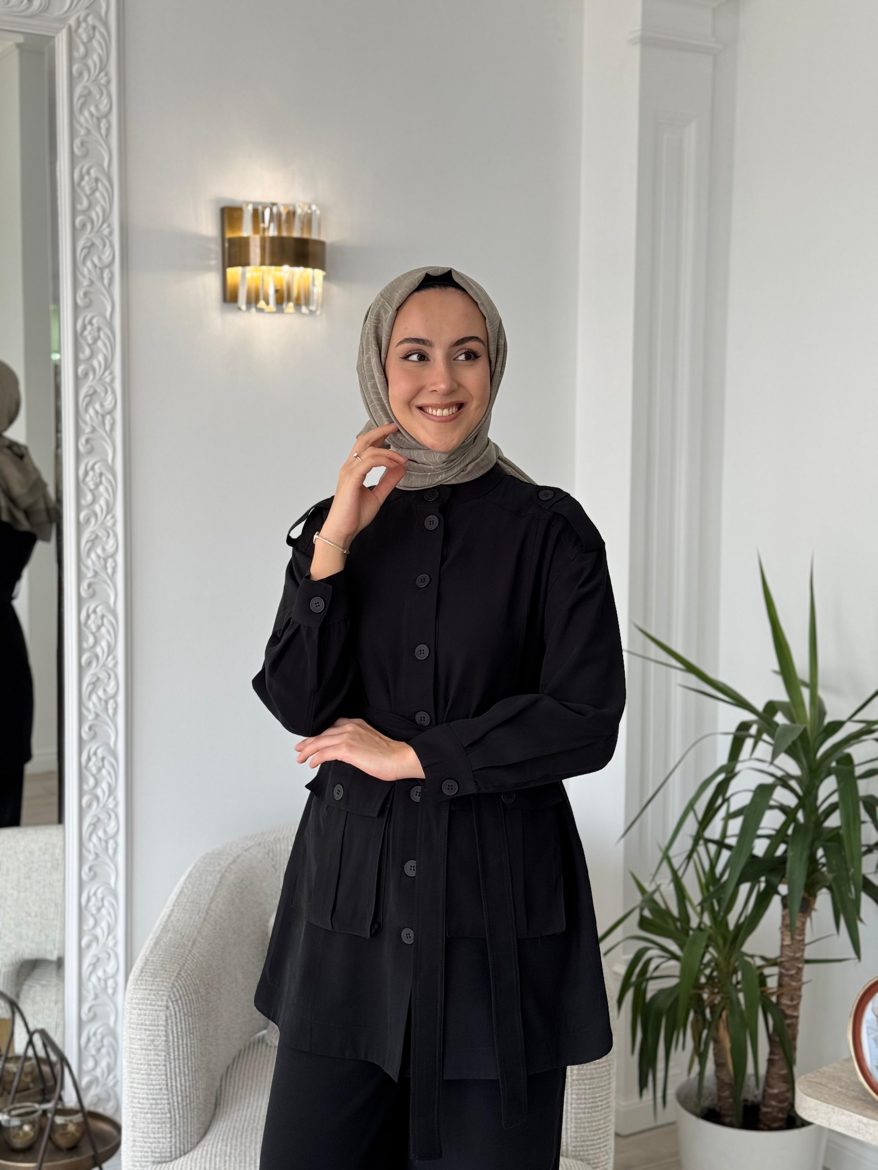 Nurcan Çetin Kemerli Takım Siyah 25416