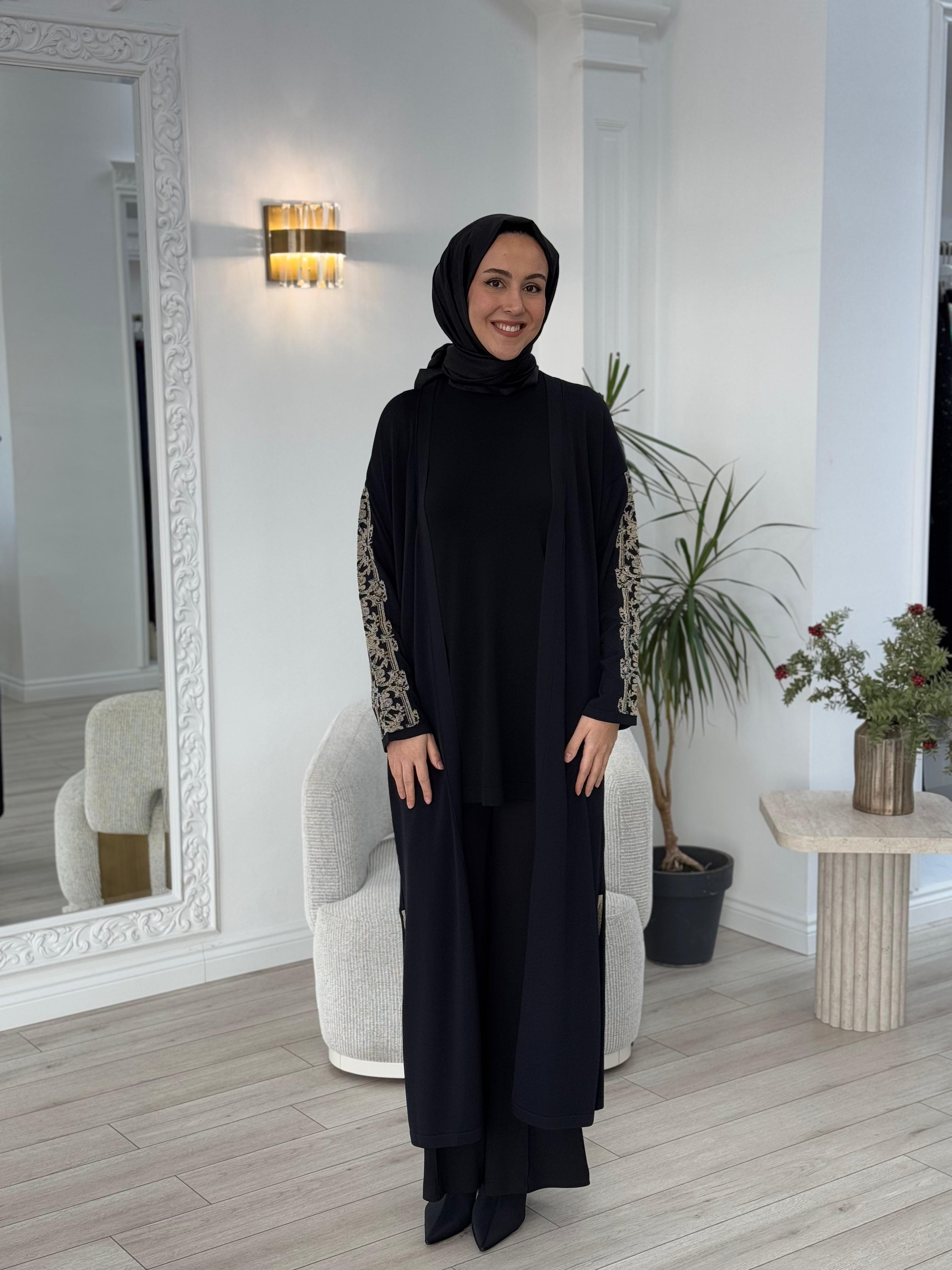 Nurcan Çetin Kolu Simli Jakarlı Triko Hırka nr101