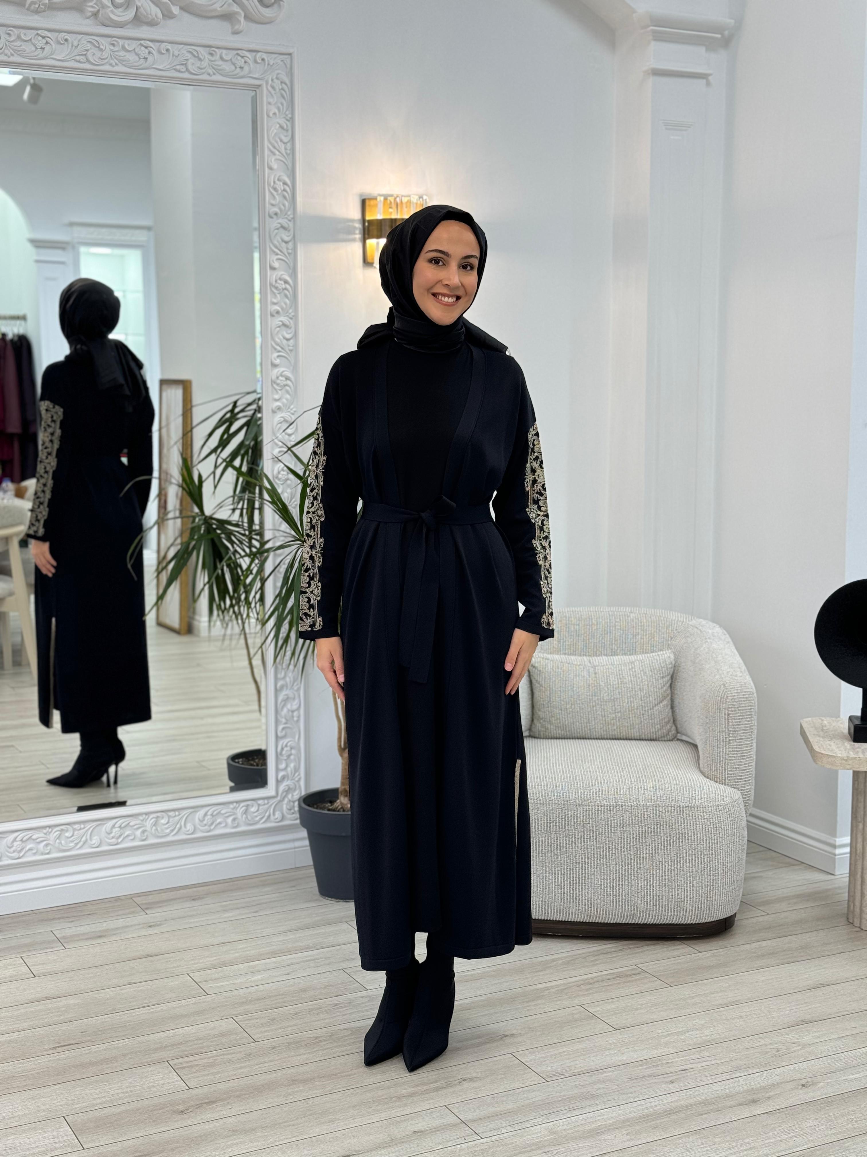 Nurcan Çetin Kolu Simli Jakarlı Triko Hırka nr101