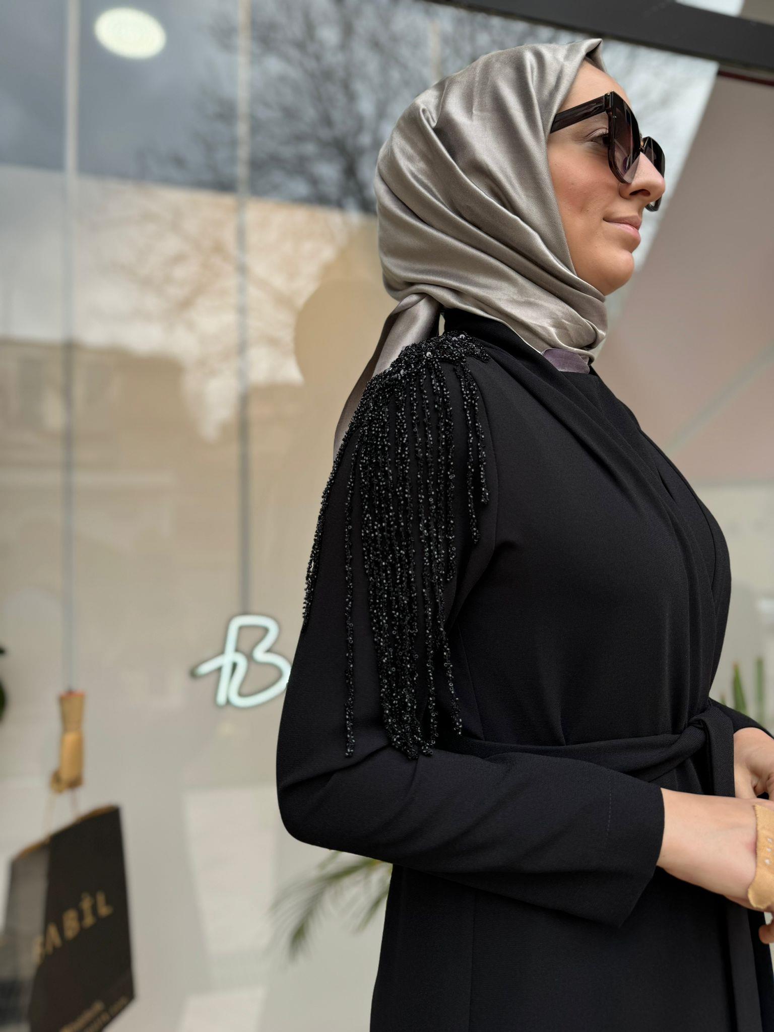 Nurcan Çetin Omzu İşlemeli Tüllü Abaya Siyah 7639