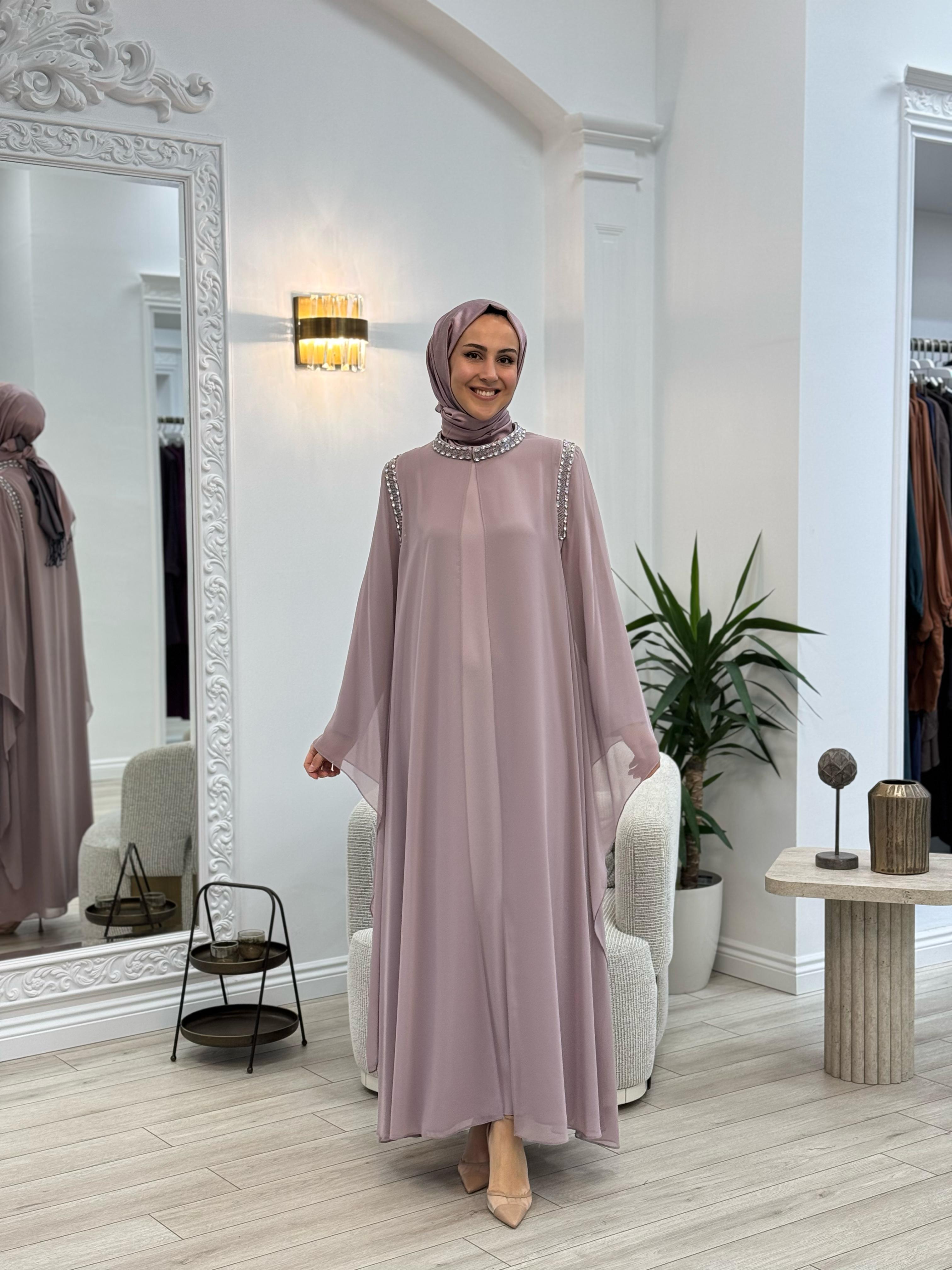 Nurcan Çetin Omzu ve Yakası Taşlı Abaya Lila 7649
