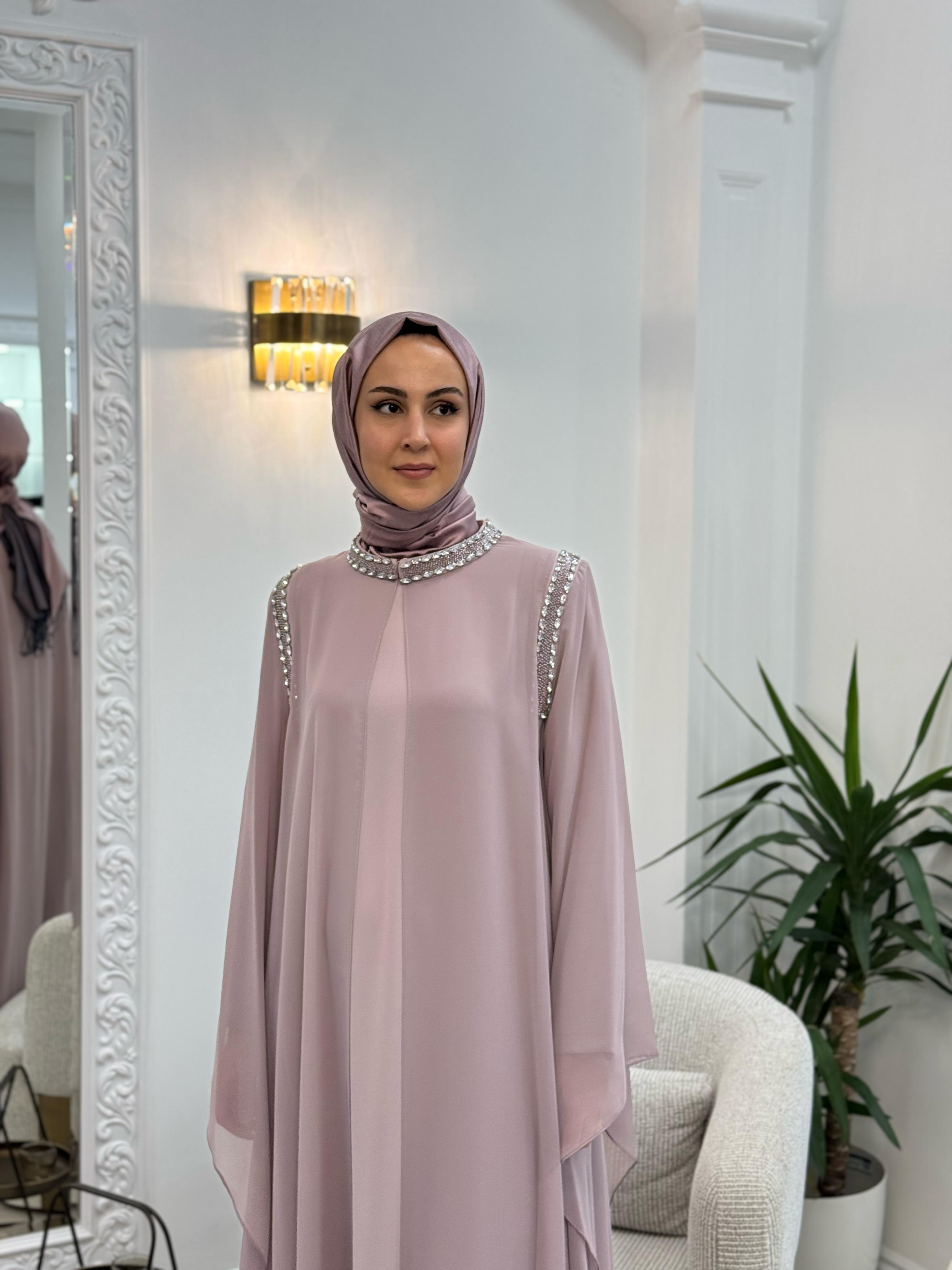 Nurcan Çetin Omzu ve Yakası Taşlı Abaya Lila 7649