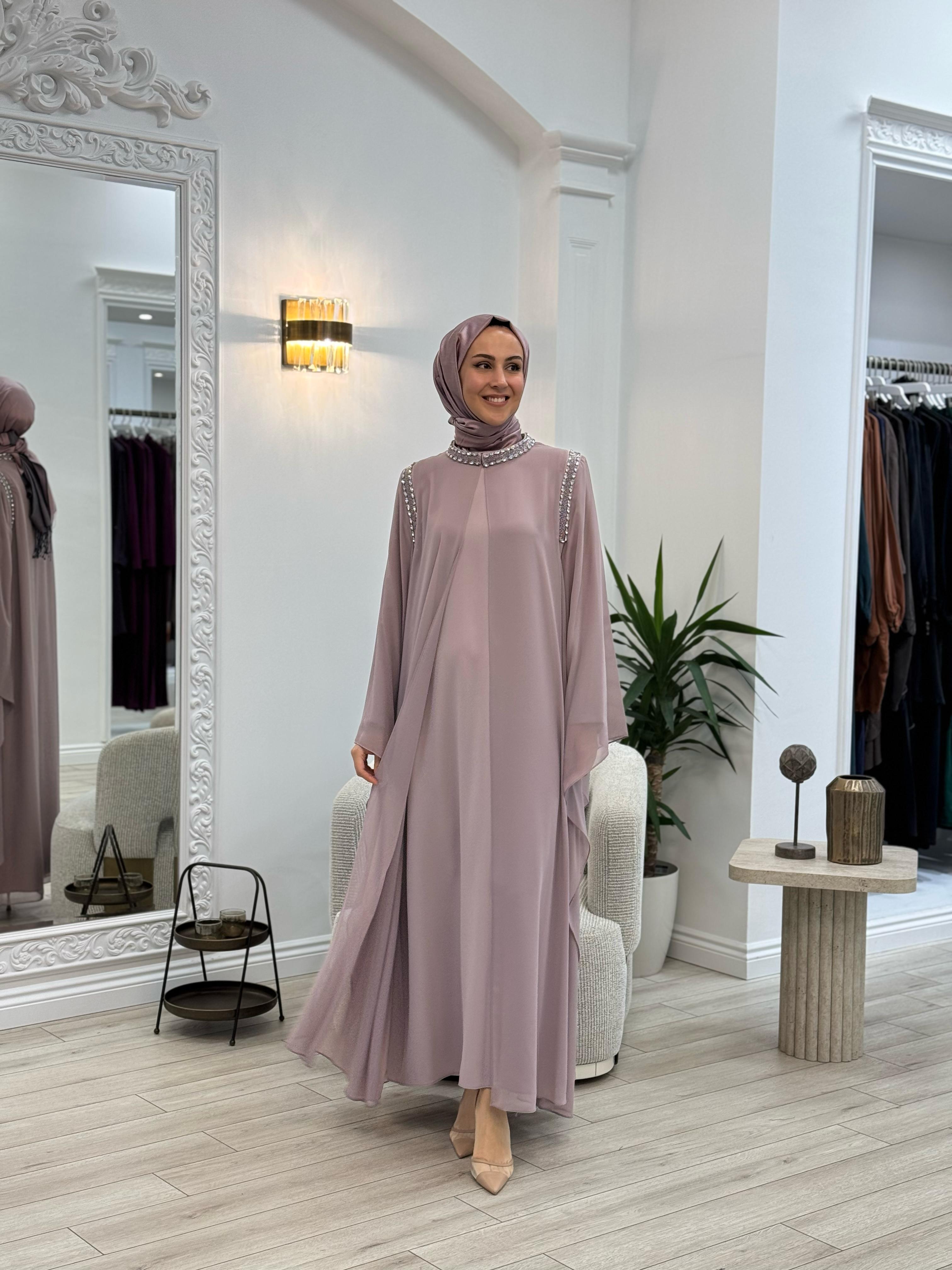 Nurcan Çetin Omzu ve Yakası Taşlı Abaya Lila 7649