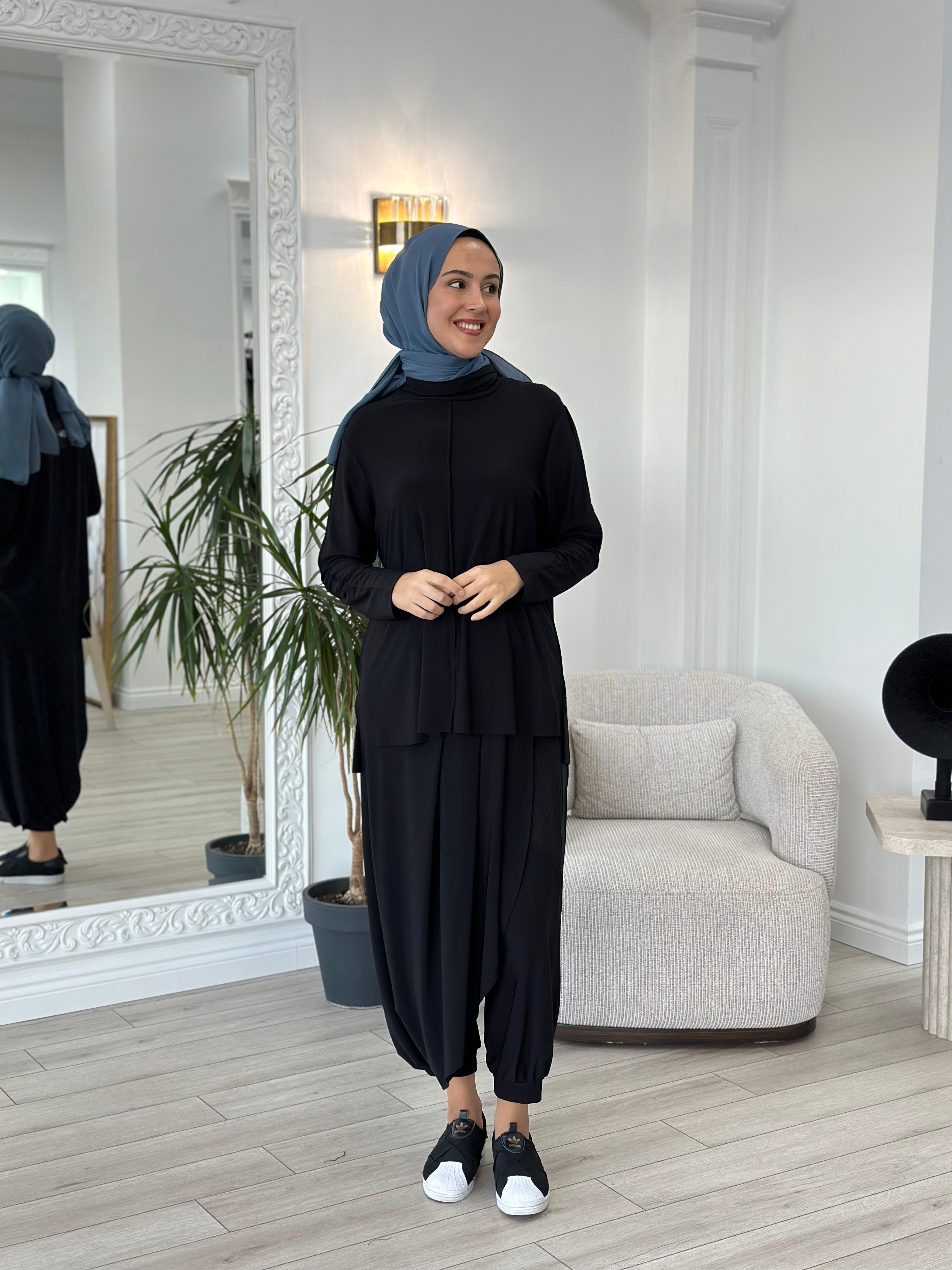 Nurcan Çetin Önü Dikişli Takım Siyah 24426
