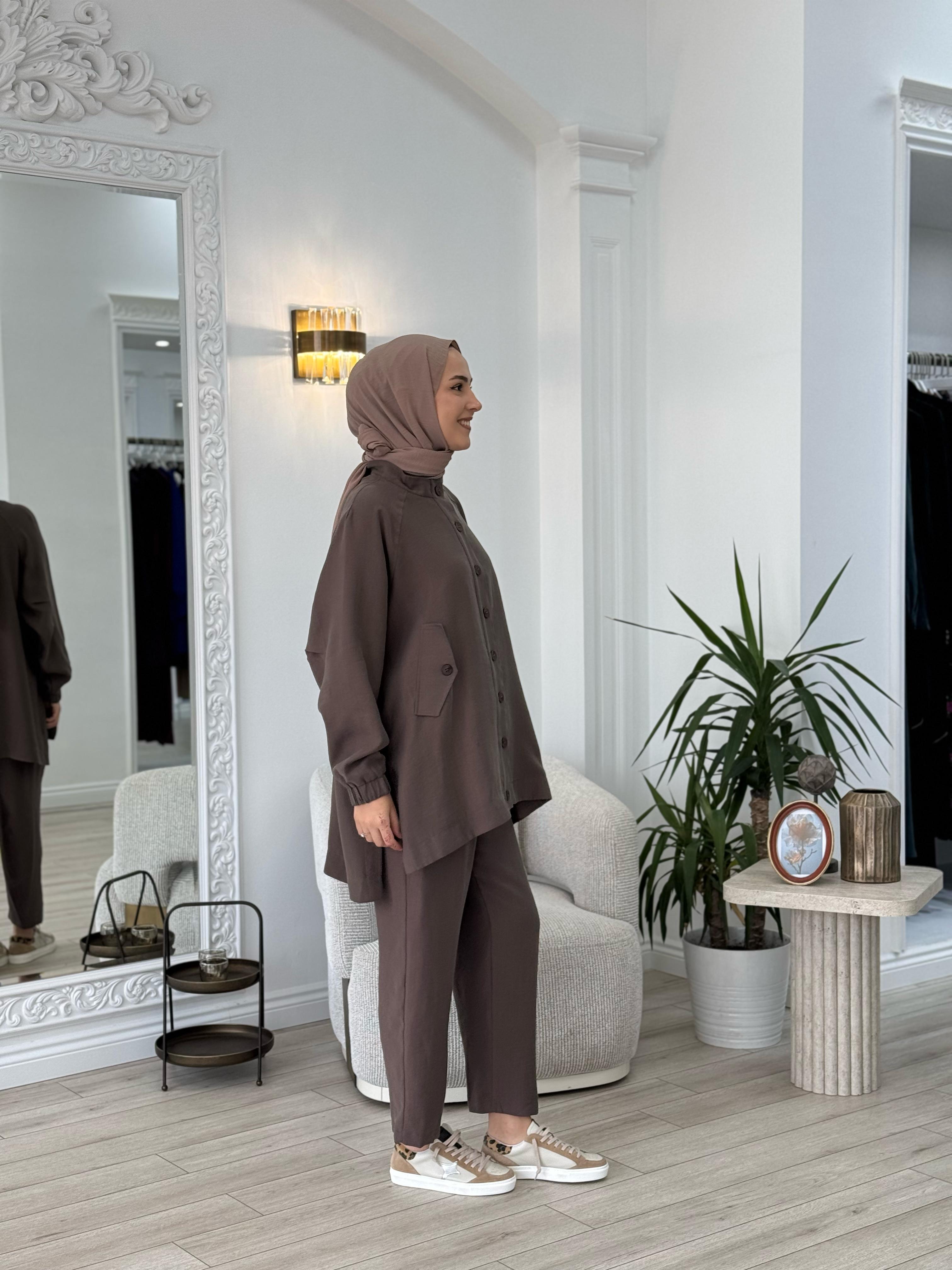 Nurcan Çetin Pantolonlu Takım Kahverengi 25441