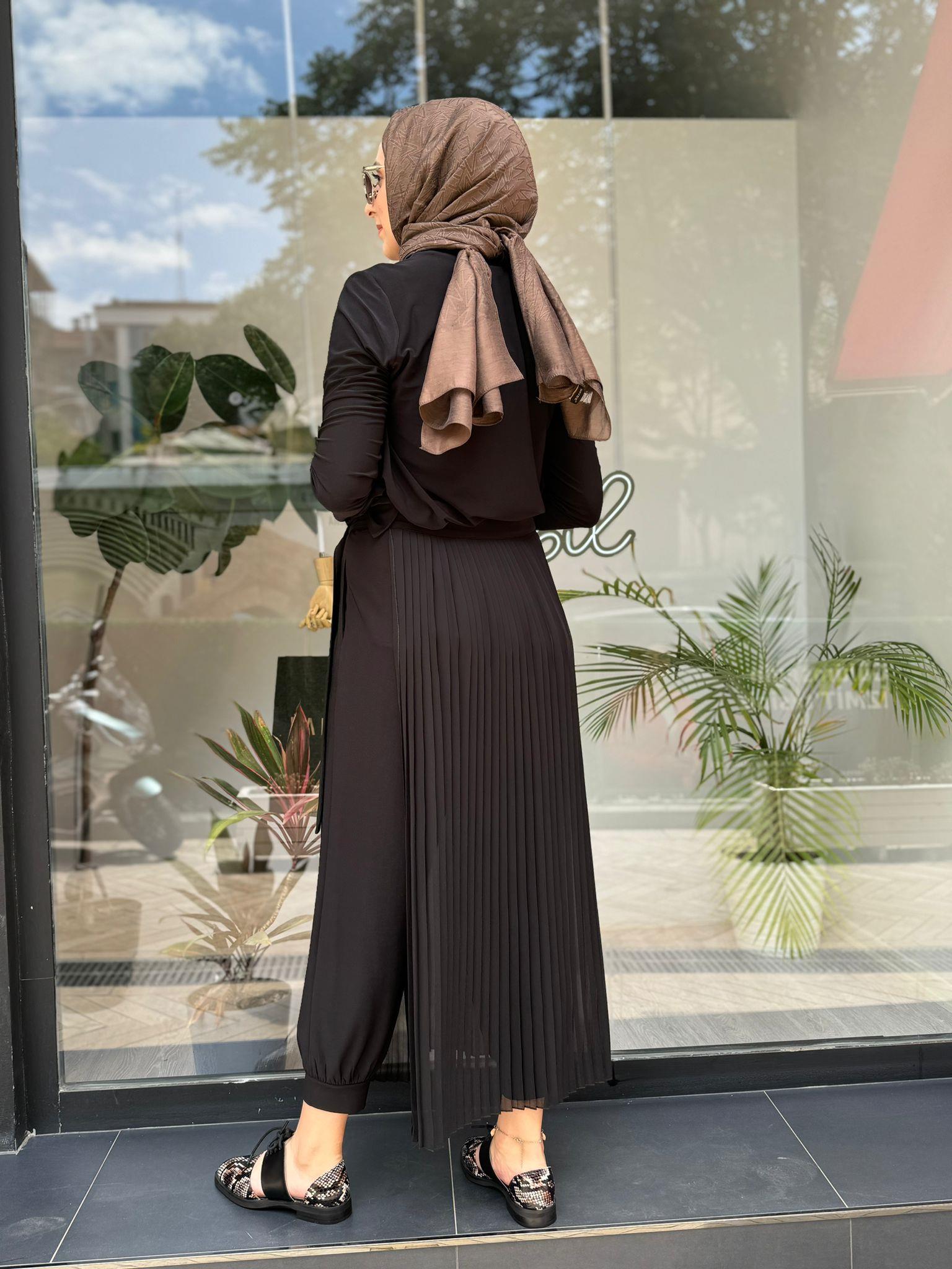 Nurcan Çetin Plise Etekli Takım Siyah 24841