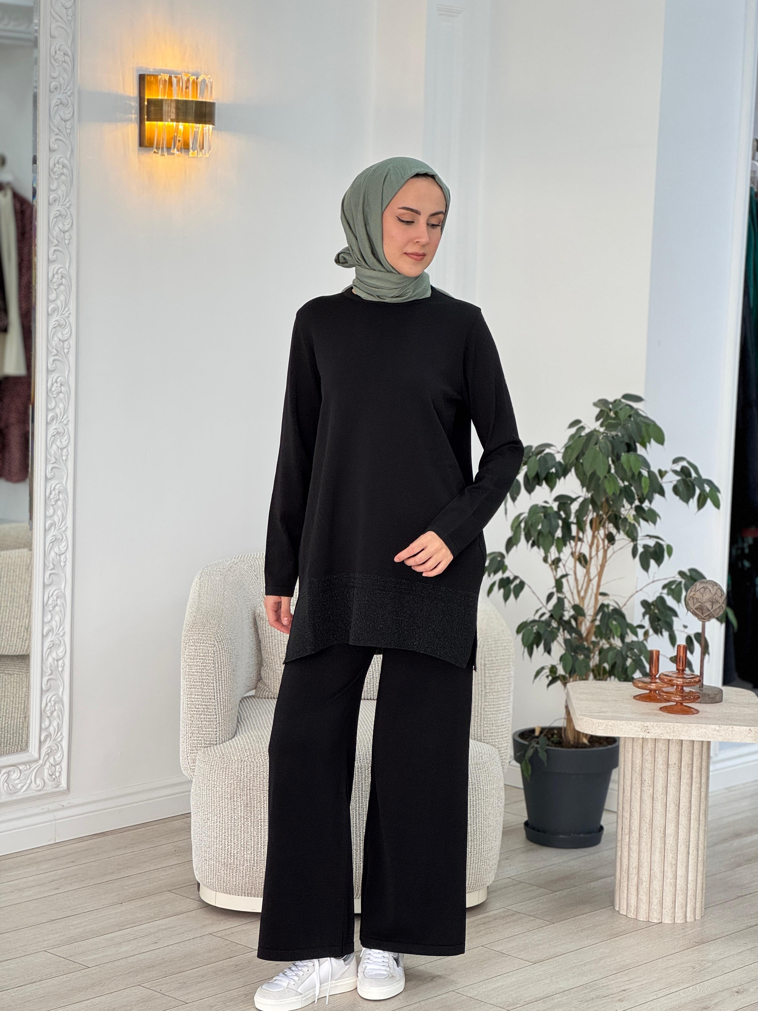 Nurcan Çetin Sim Detaylı Triko Takım NR160