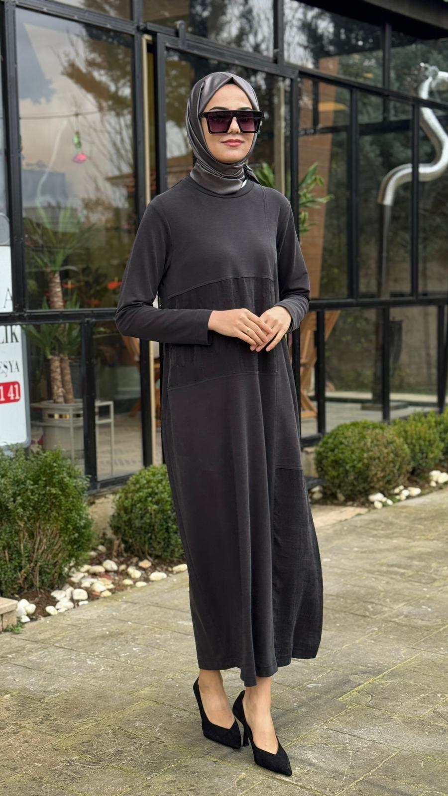 Nurcan Çetin Siyah Panel Detaylı Uzun Elbise 26135