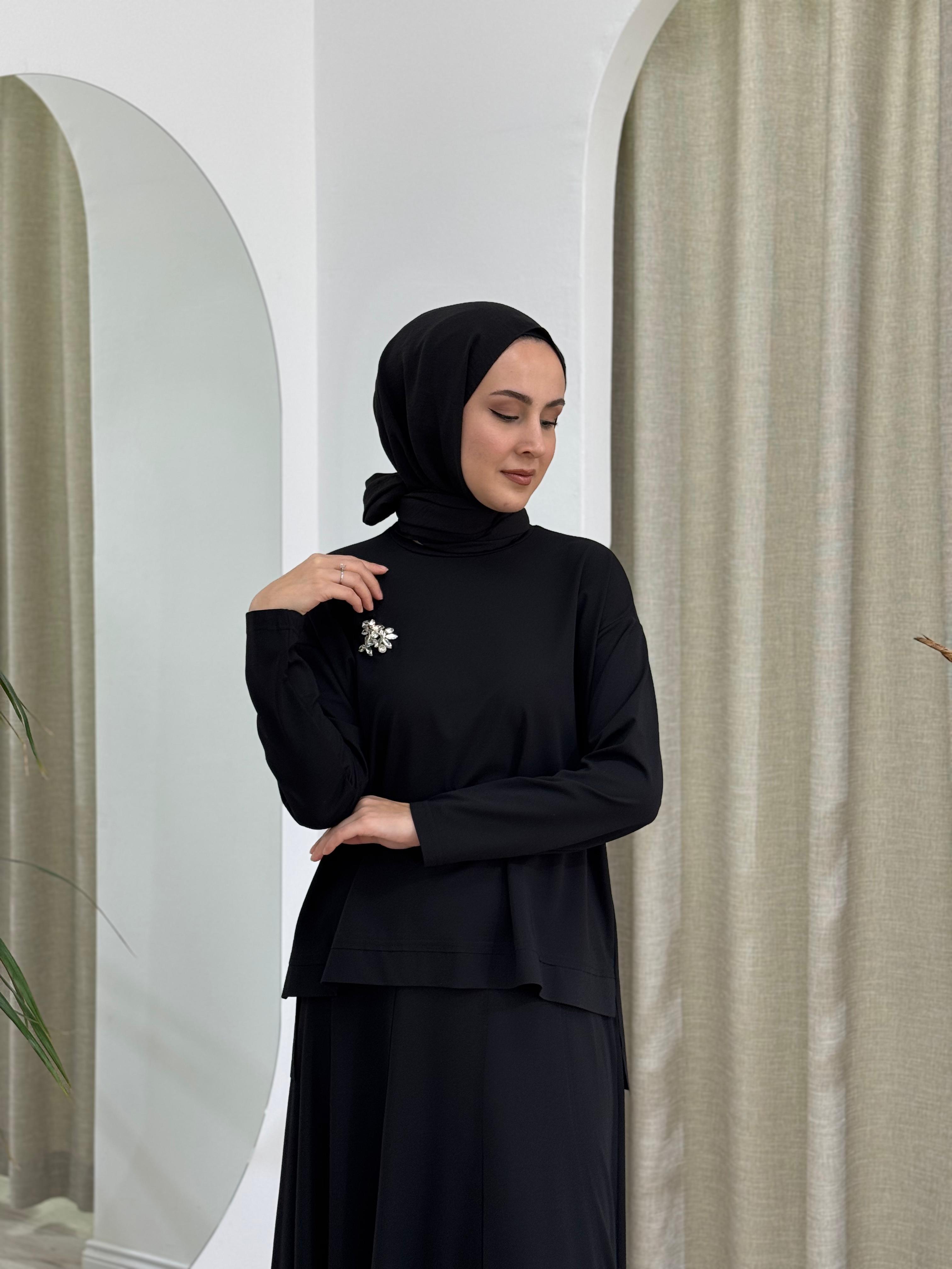 Nurcan Çetin Siyah Takım 25425