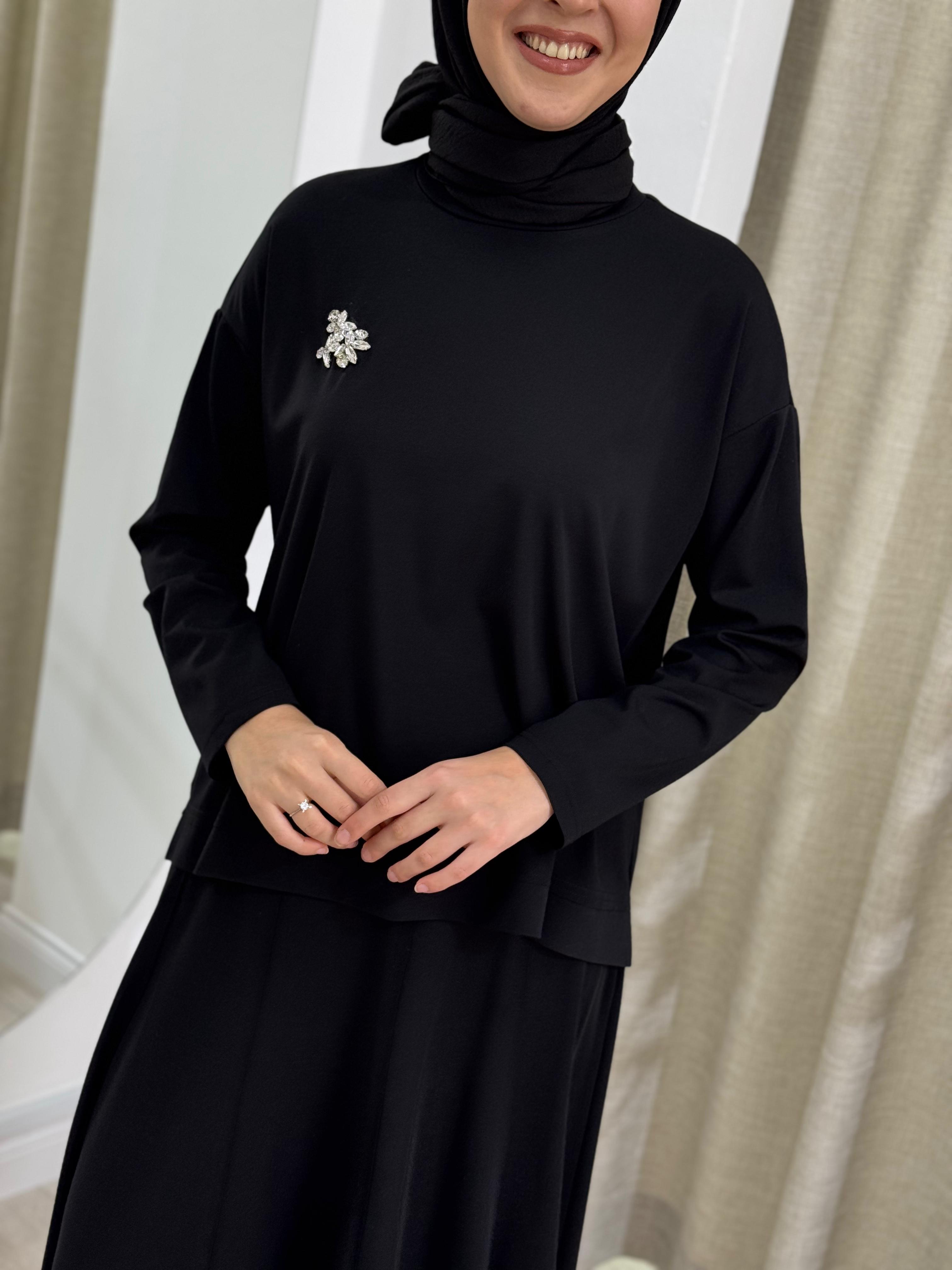 Nurcan Çetin Siyah Takım 25425